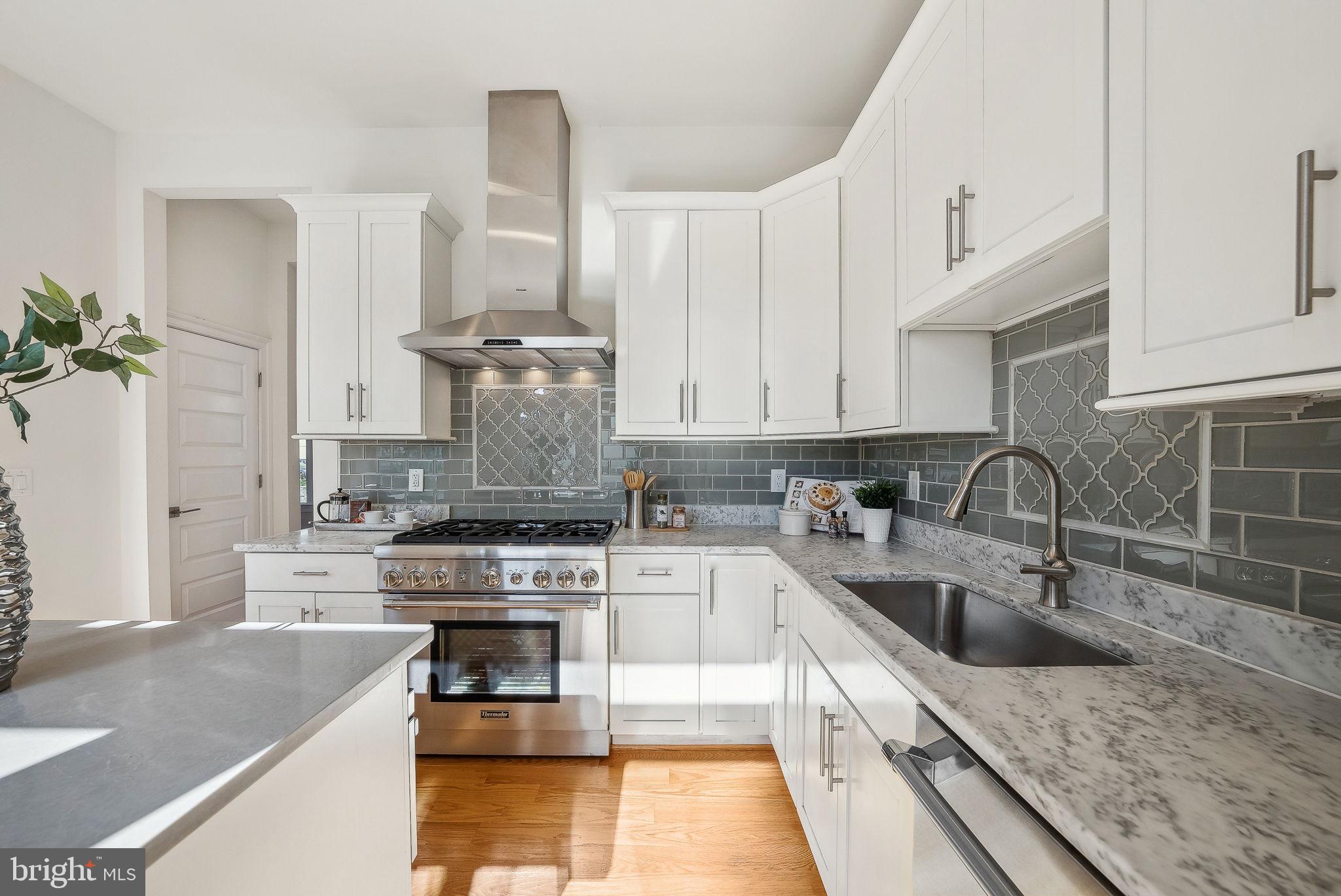 OLD TOWN ALEXANDRIA - Residential