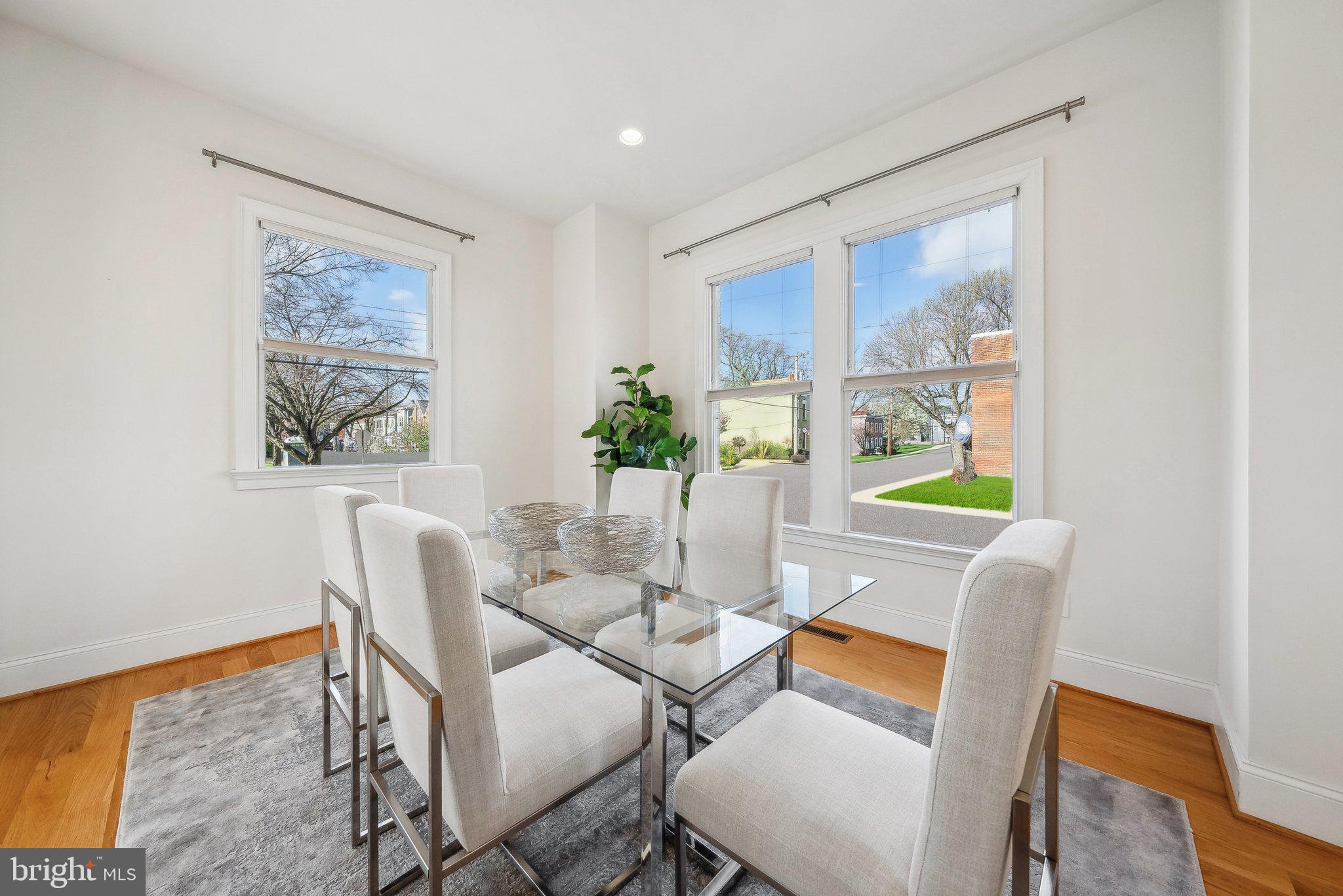 OLD TOWN ALEXANDRIA - Residential