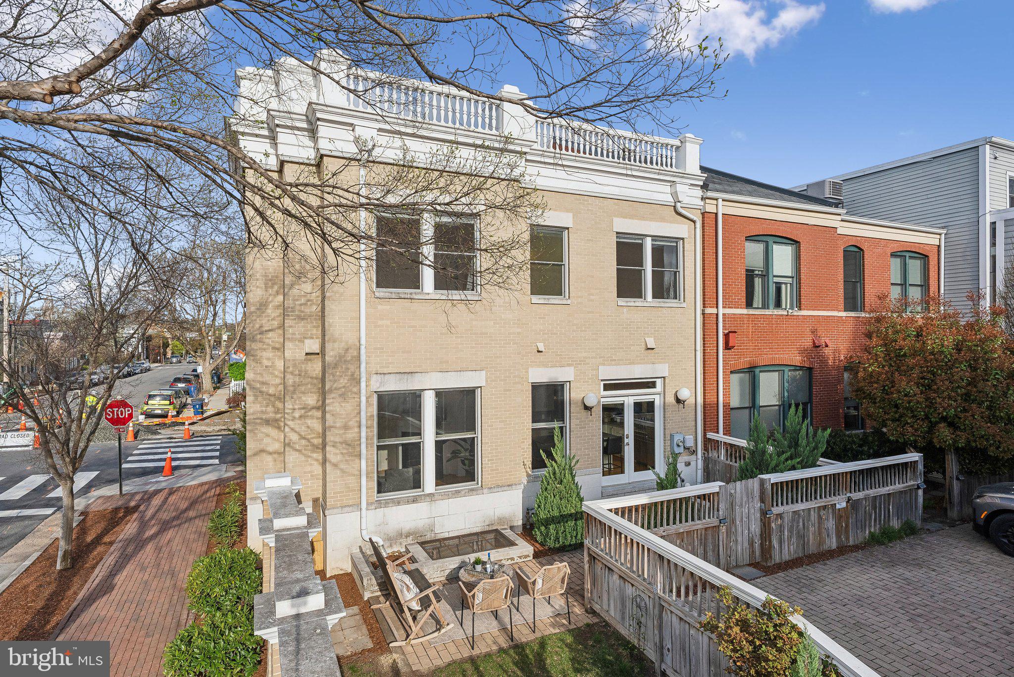 OLD TOWN ALEXANDRIA - Residential