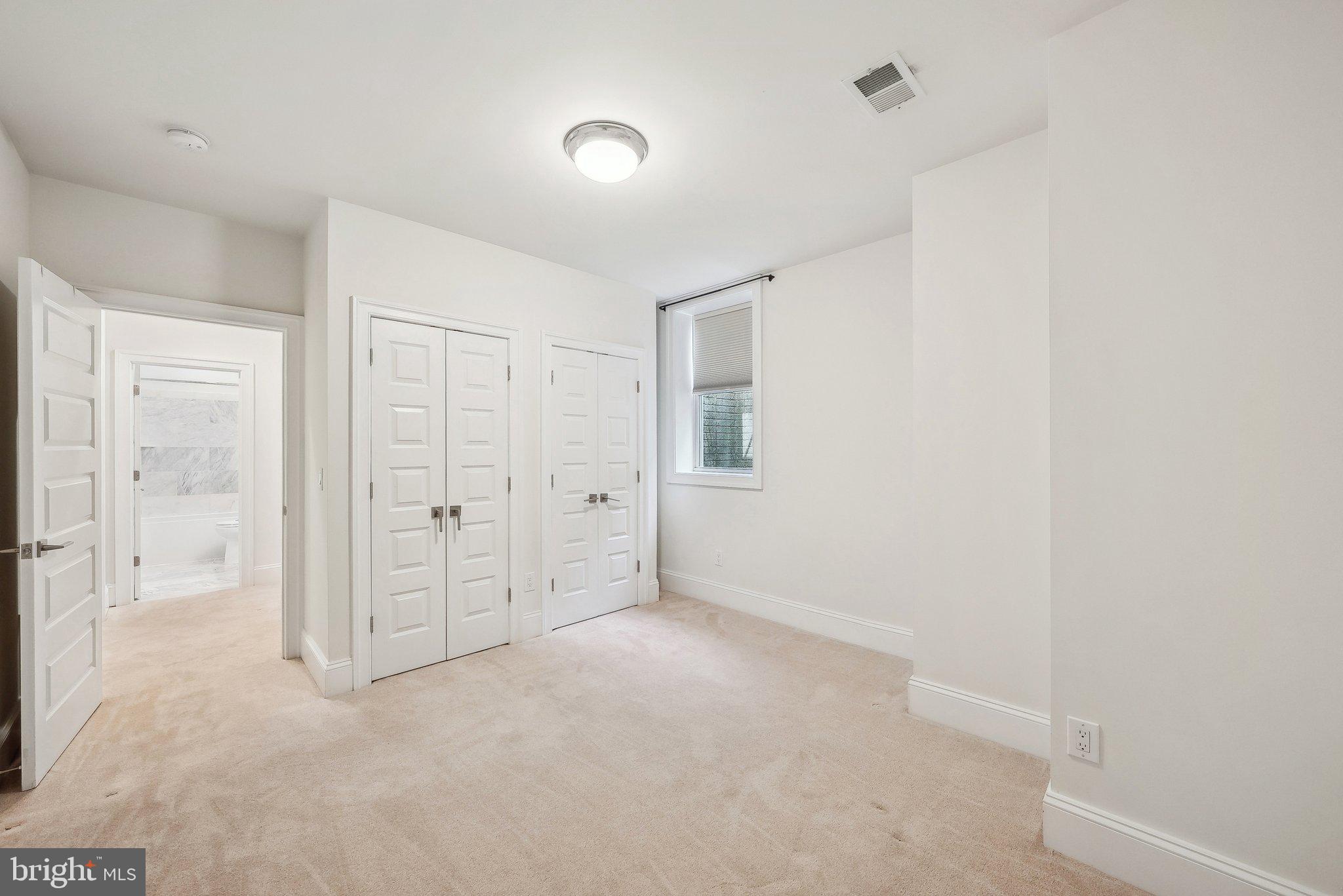 OLD TOWN ALEXANDRIA - Residential