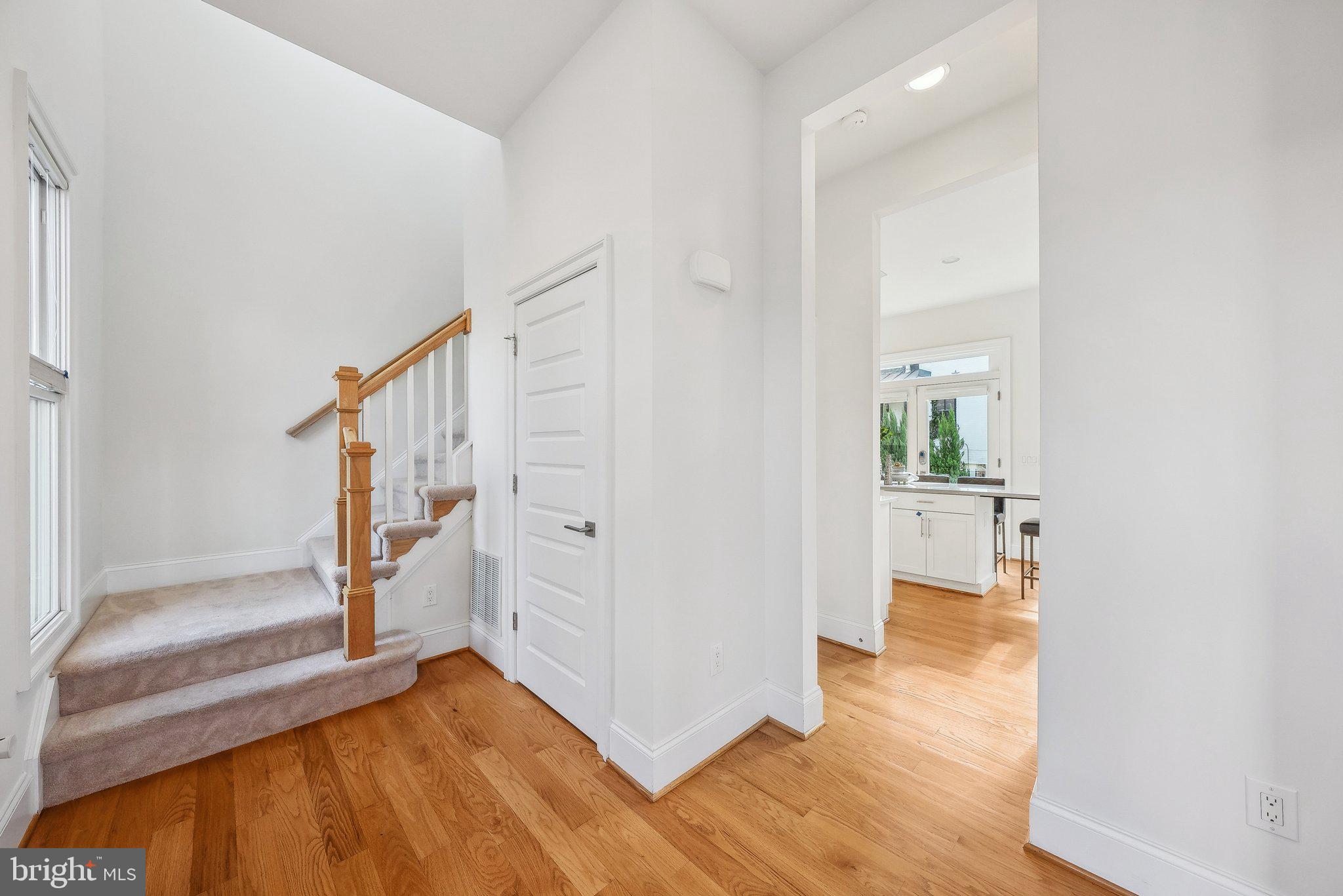 401 N ALFRED STREET
