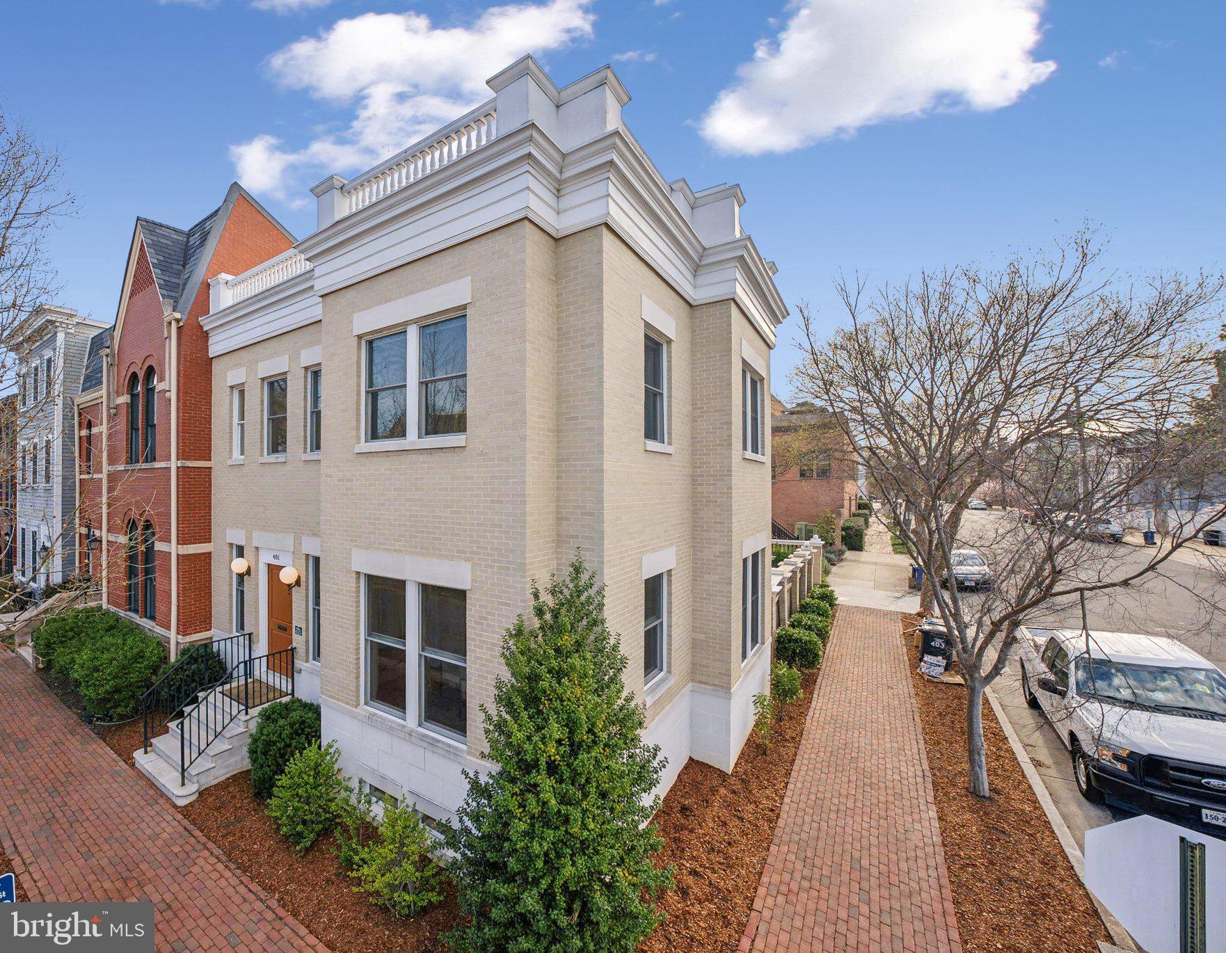 OLD TOWN ALEXANDRIA - Residential