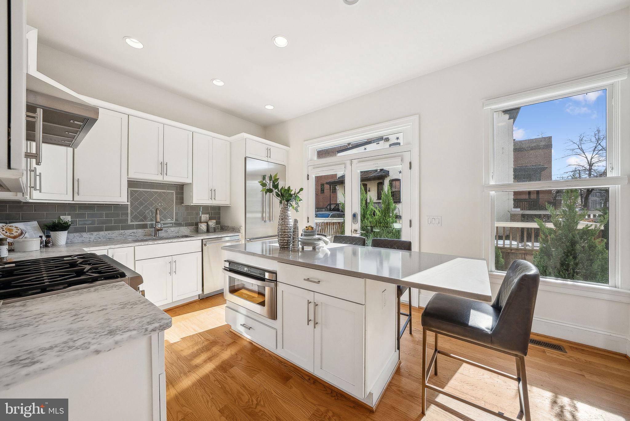 OLD TOWN ALEXANDRIA - Residential