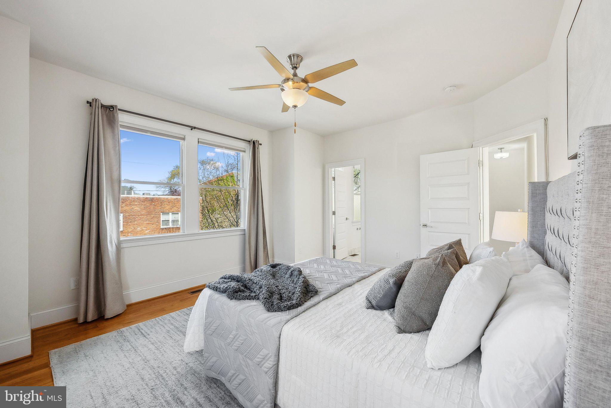 OLD TOWN ALEXANDRIA - Residential