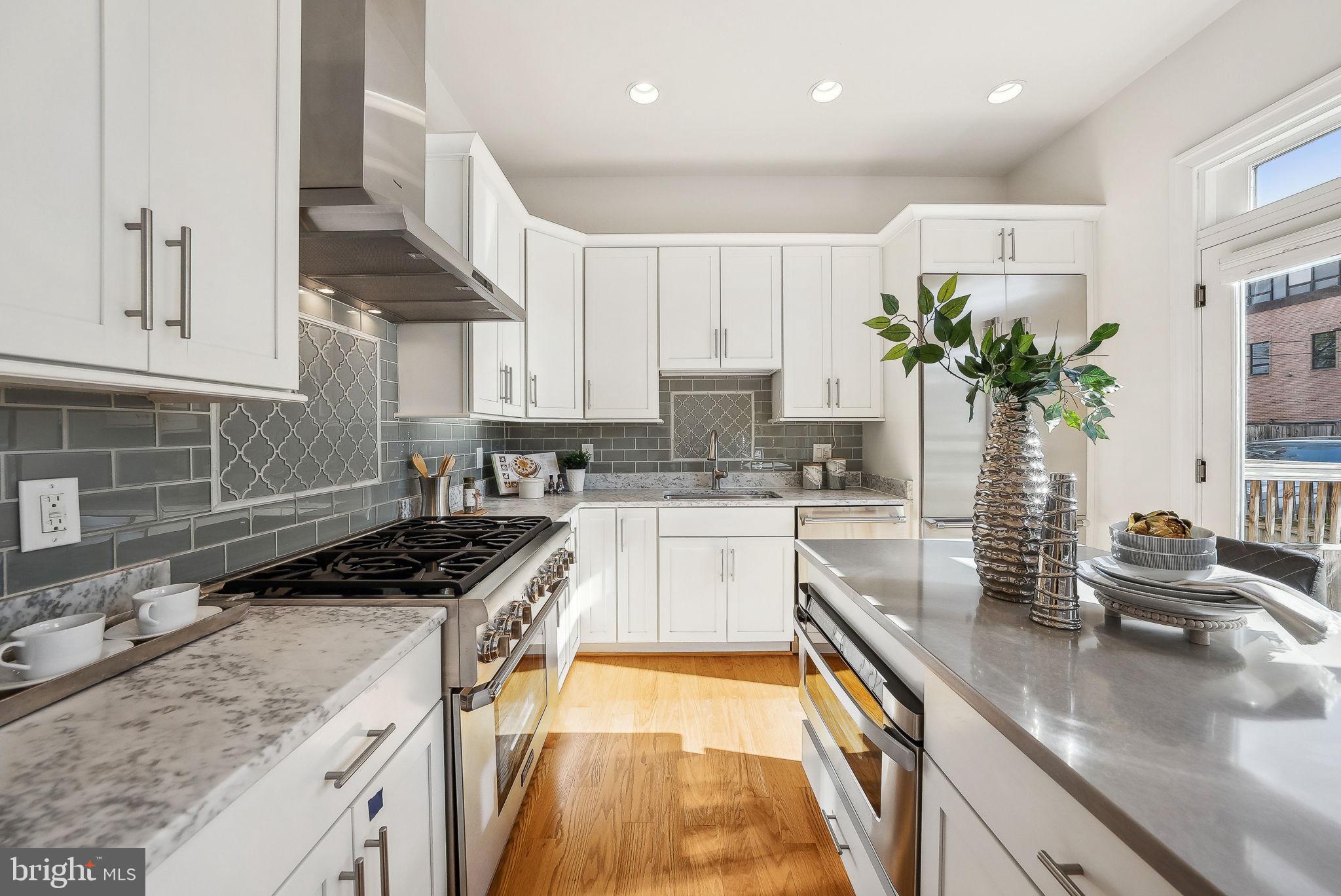 OLD TOWN ALEXANDRIA - Residential