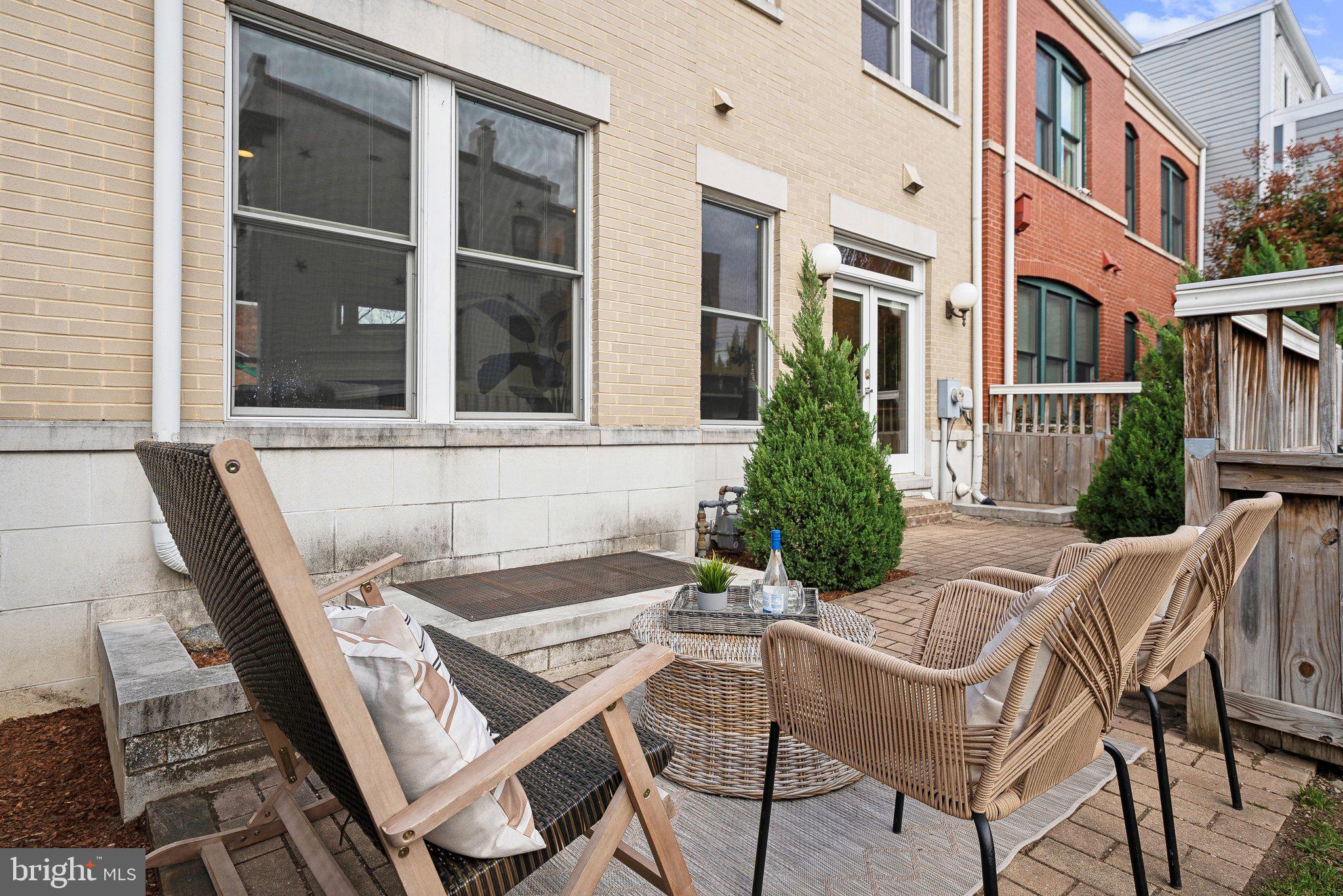 OLD TOWN ALEXANDRIA - Residential