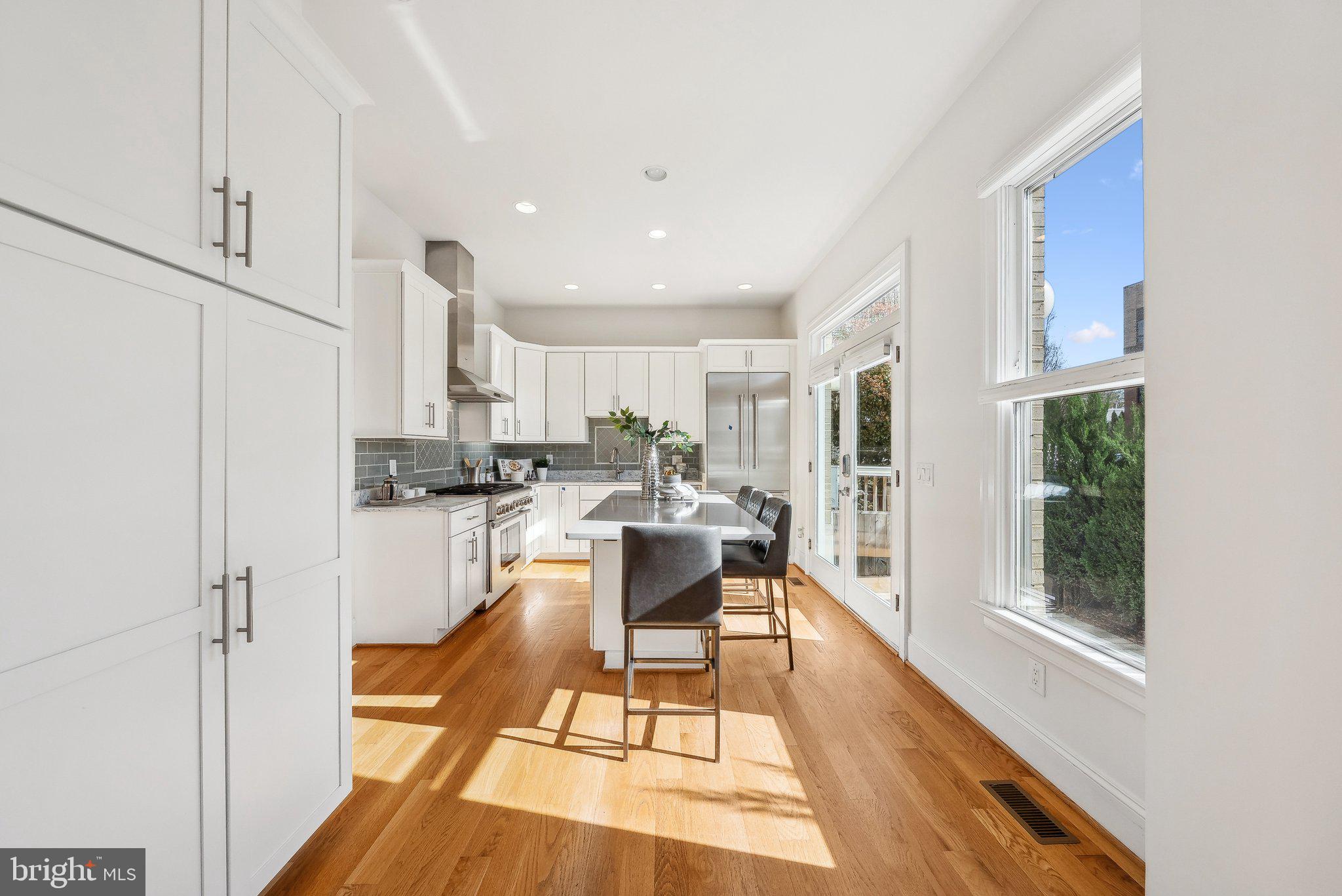 OLD TOWN ALEXANDRIA - Residential