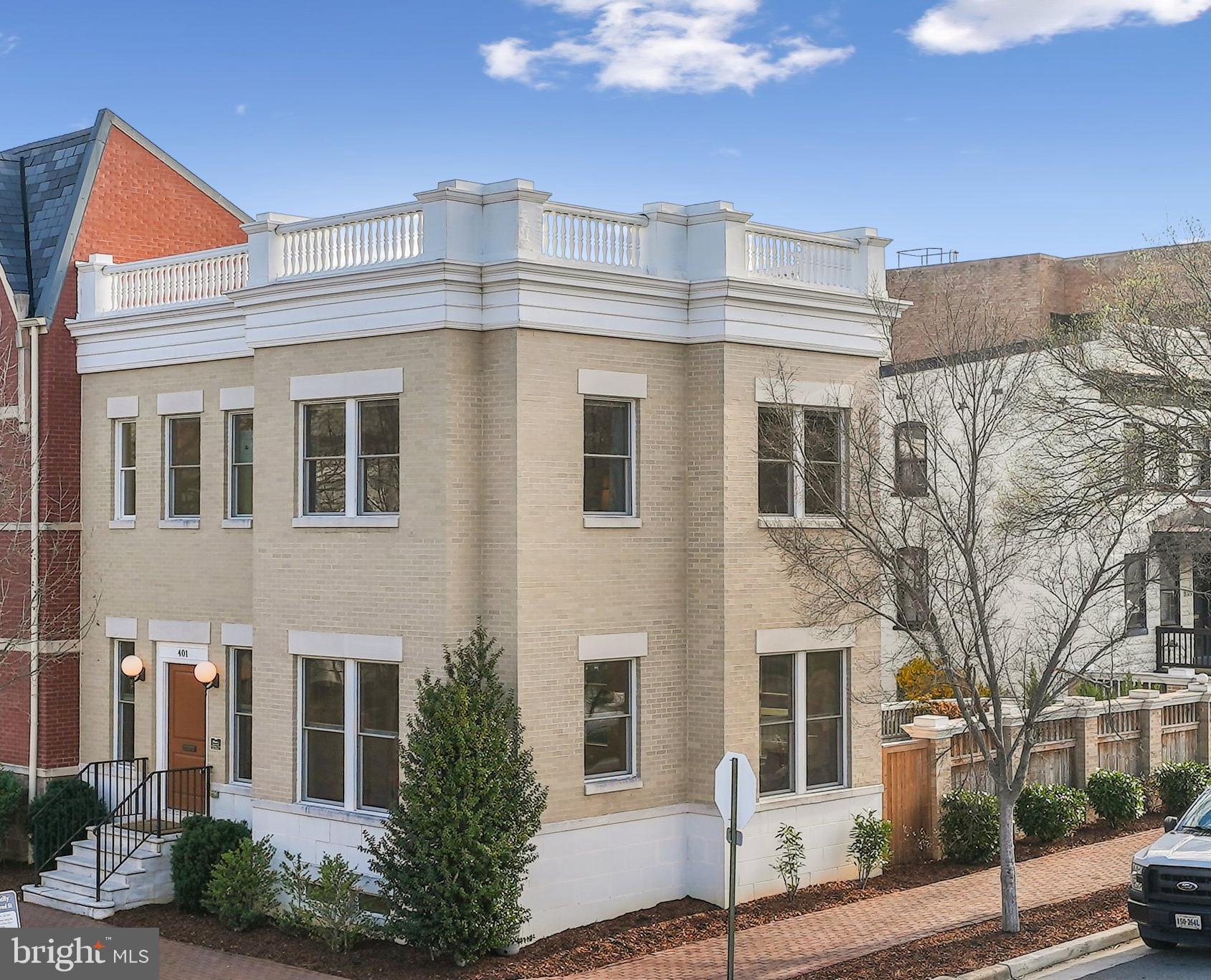 OLD TOWN ALEXANDRIA - Residential