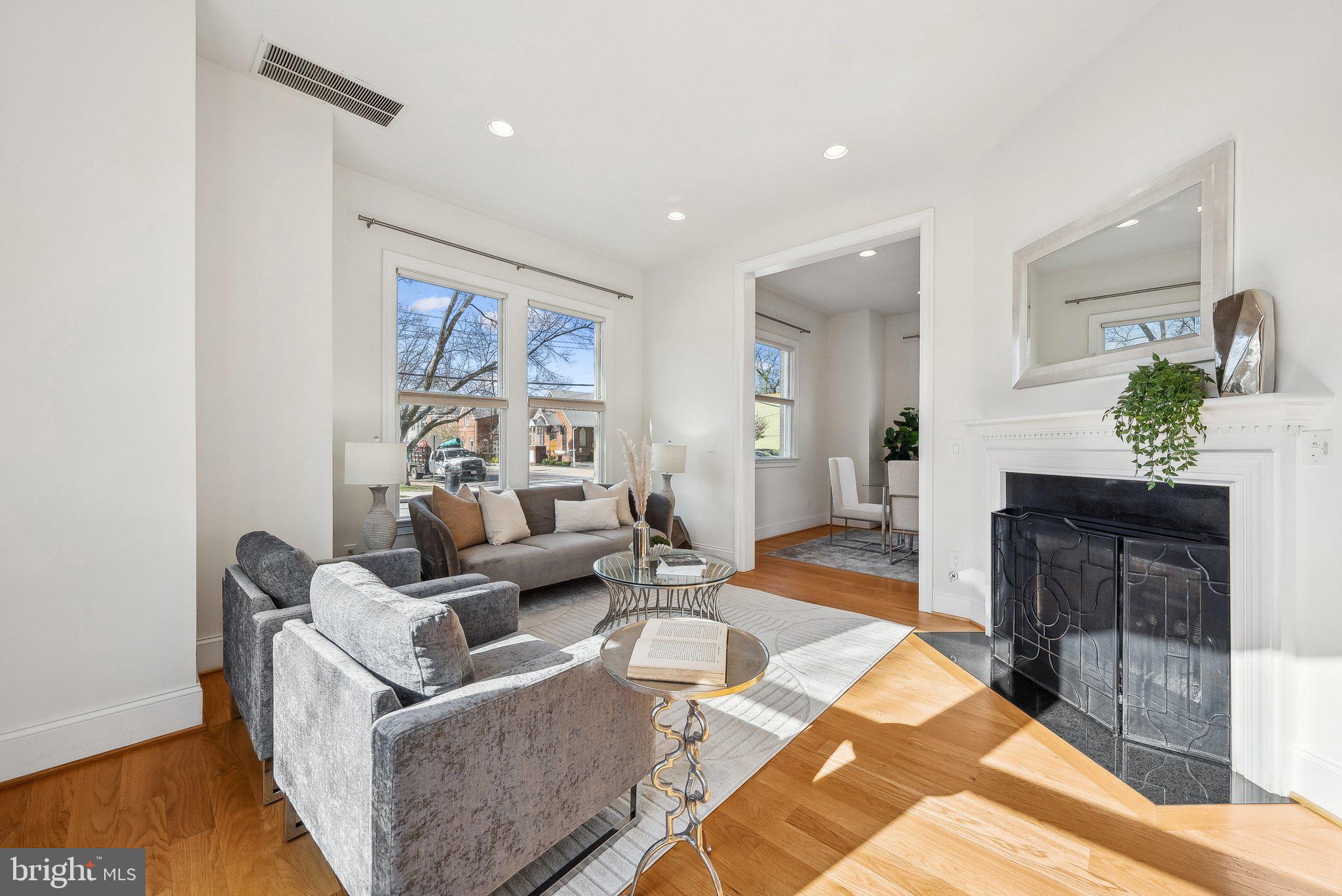 OLD TOWN ALEXANDRIA - Residential