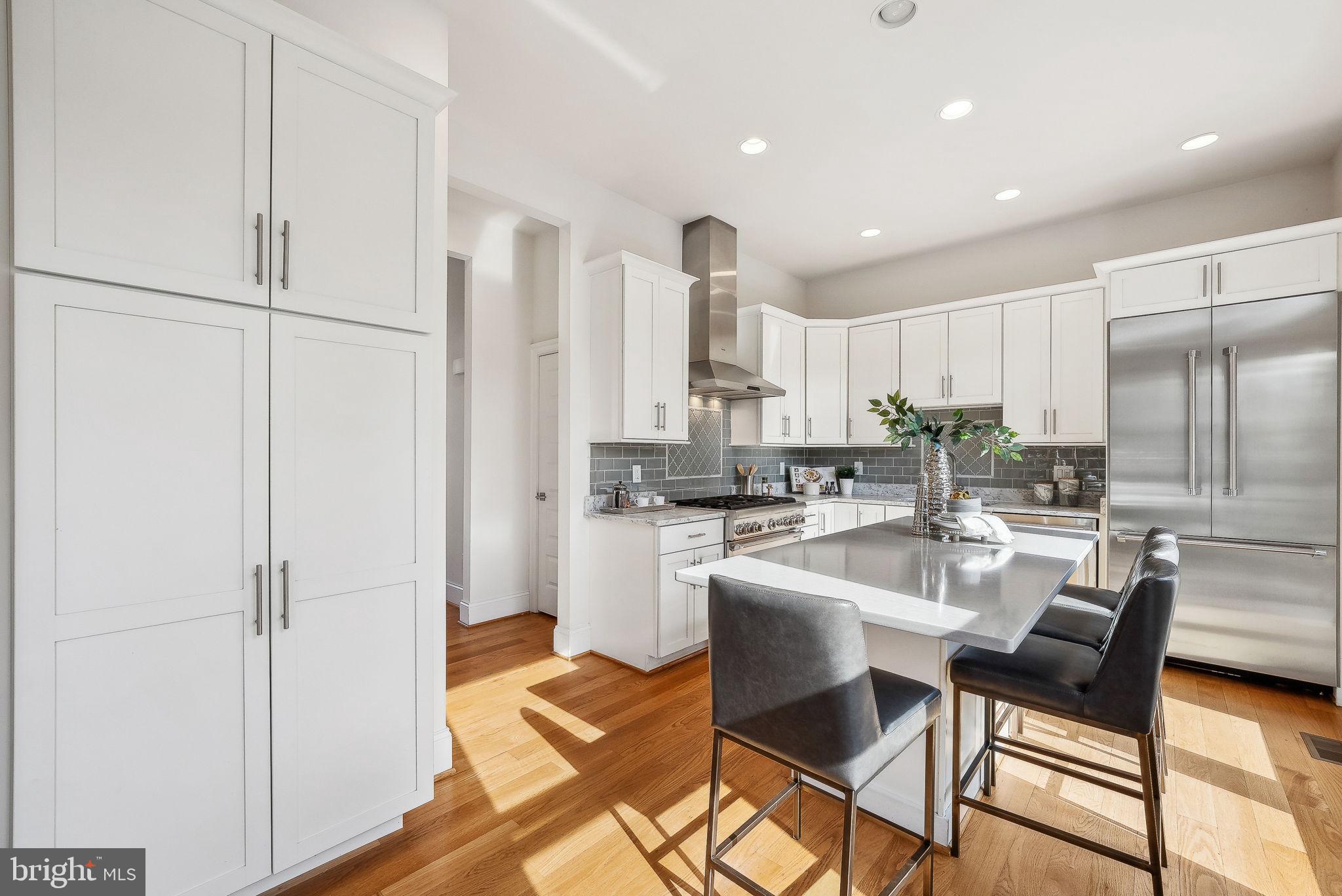 OLD TOWN ALEXANDRIA - Residential