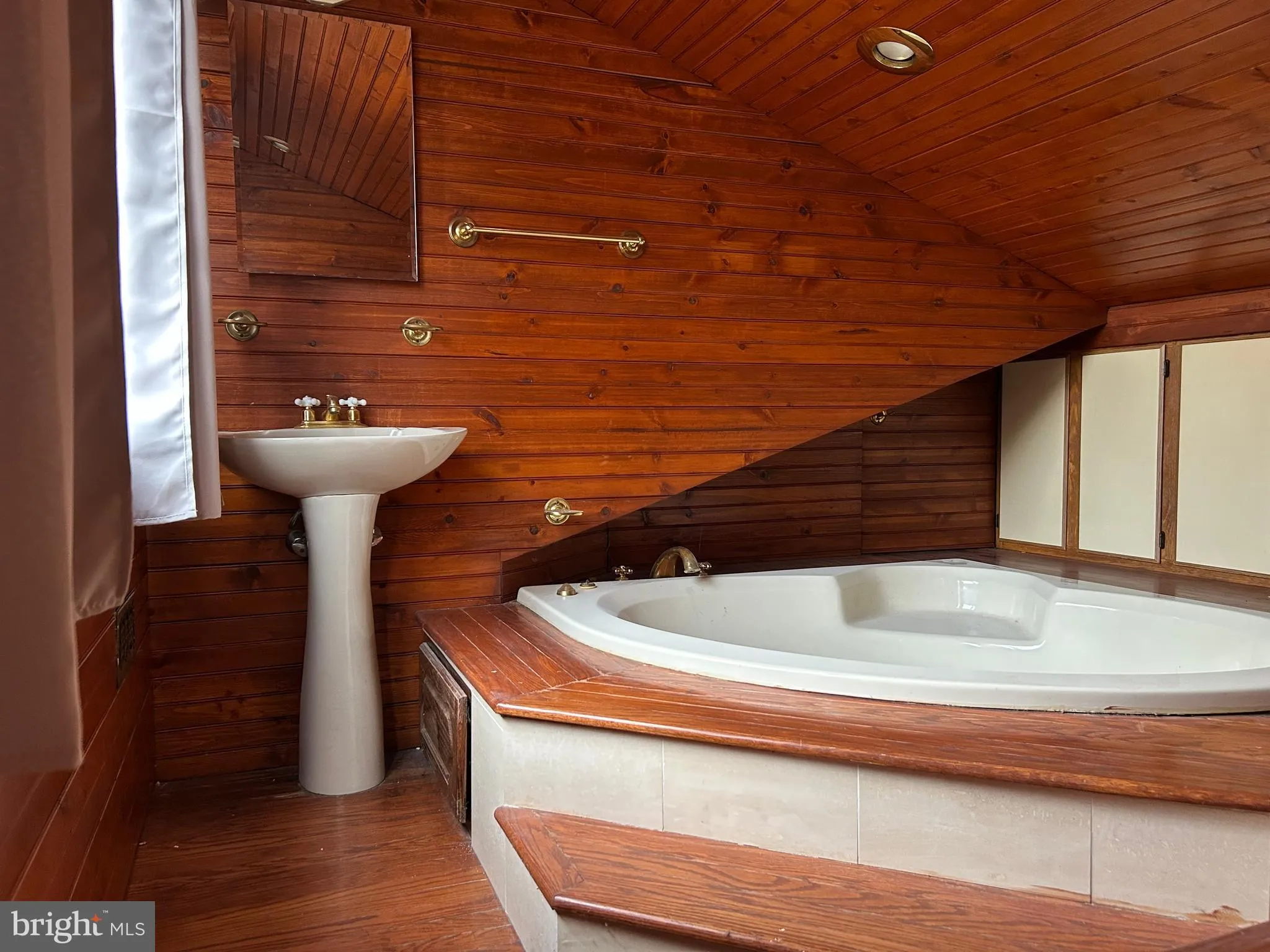 Cherry Hill, New Jersey 08003, United States, 4 Bedrooms Bedrooms, ,3 BathroomsBathrooms,Residential,Active,242309