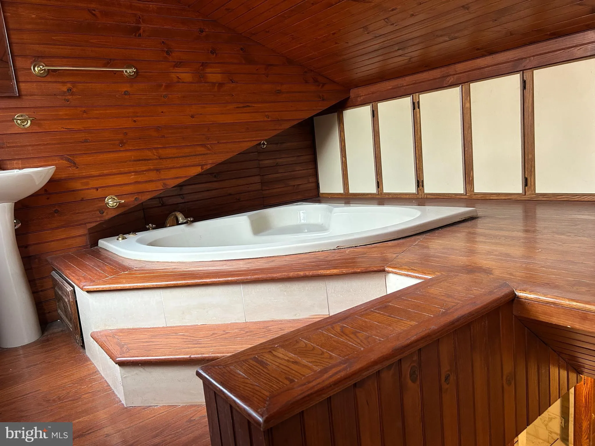 Cherry Hill, New Jersey 08003, United States, 4 Bedrooms Bedrooms, ,3 BathroomsBathrooms,Residential,Active,242309