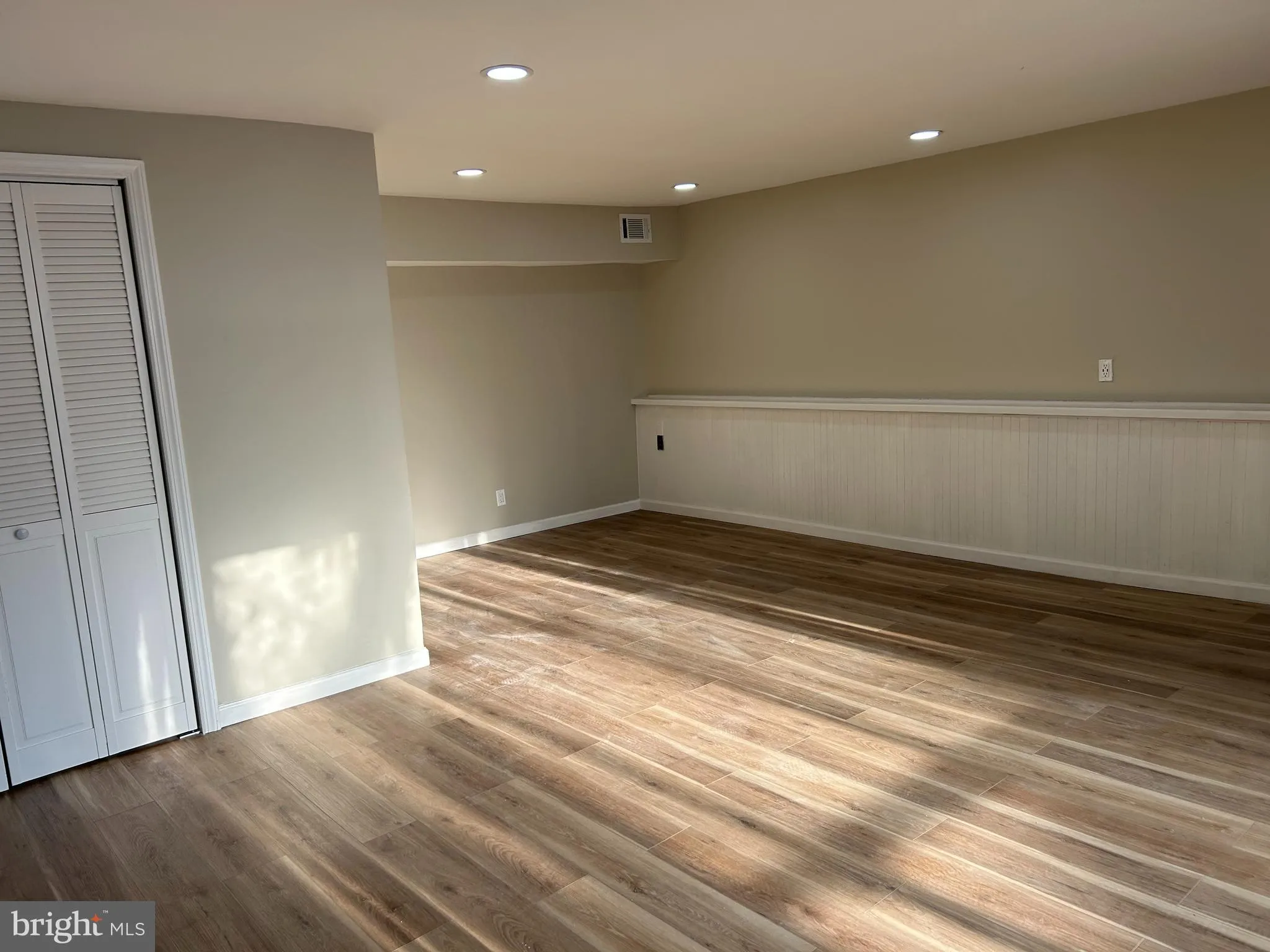 Cherry Hill, New Jersey 08003, United States, 4 Bedrooms Bedrooms, ,3 BathroomsBathrooms,Residential,Active,242309