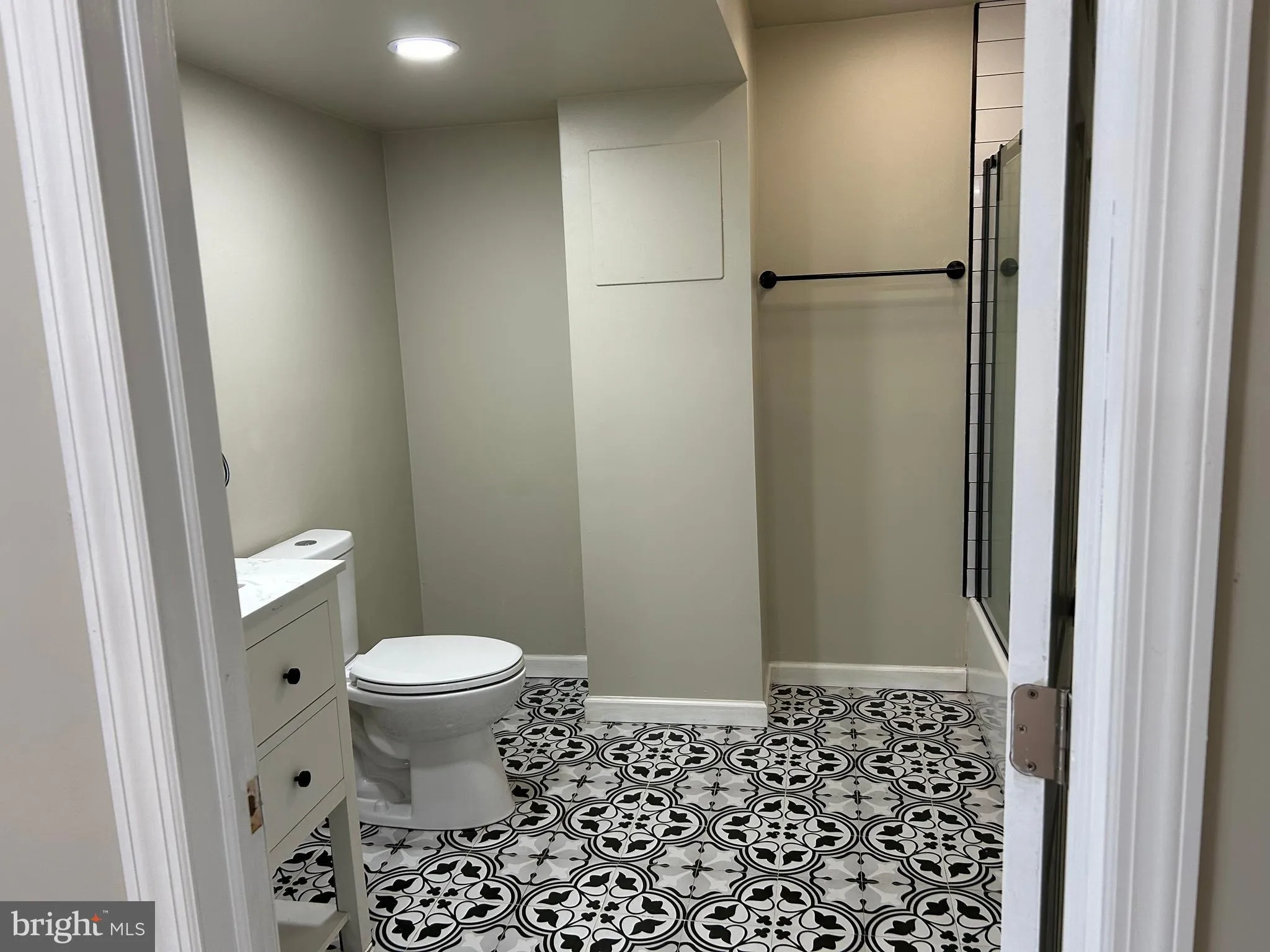 Cherry Hill, New Jersey 08003, United States, 4 Bedrooms Bedrooms, ,3 BathroomsBathrooms,Residential,Active,242309