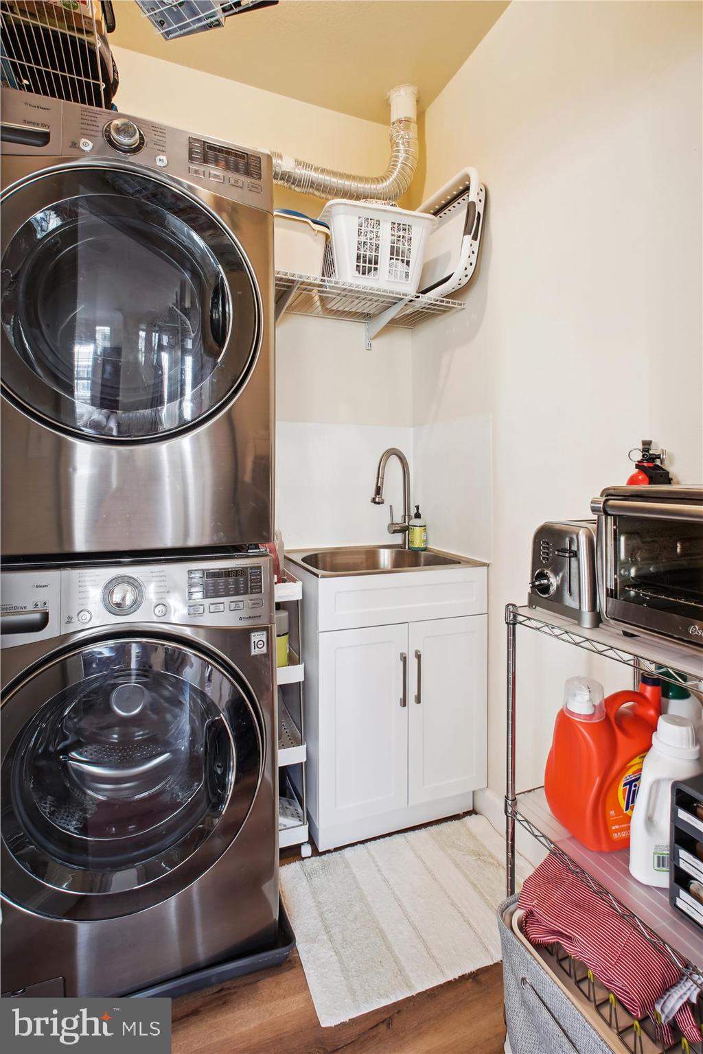 FOX MILL STATION - Residential