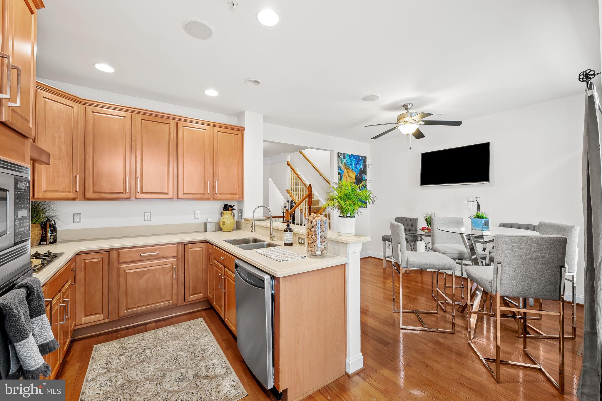 MCHENRY POINTE - Residential