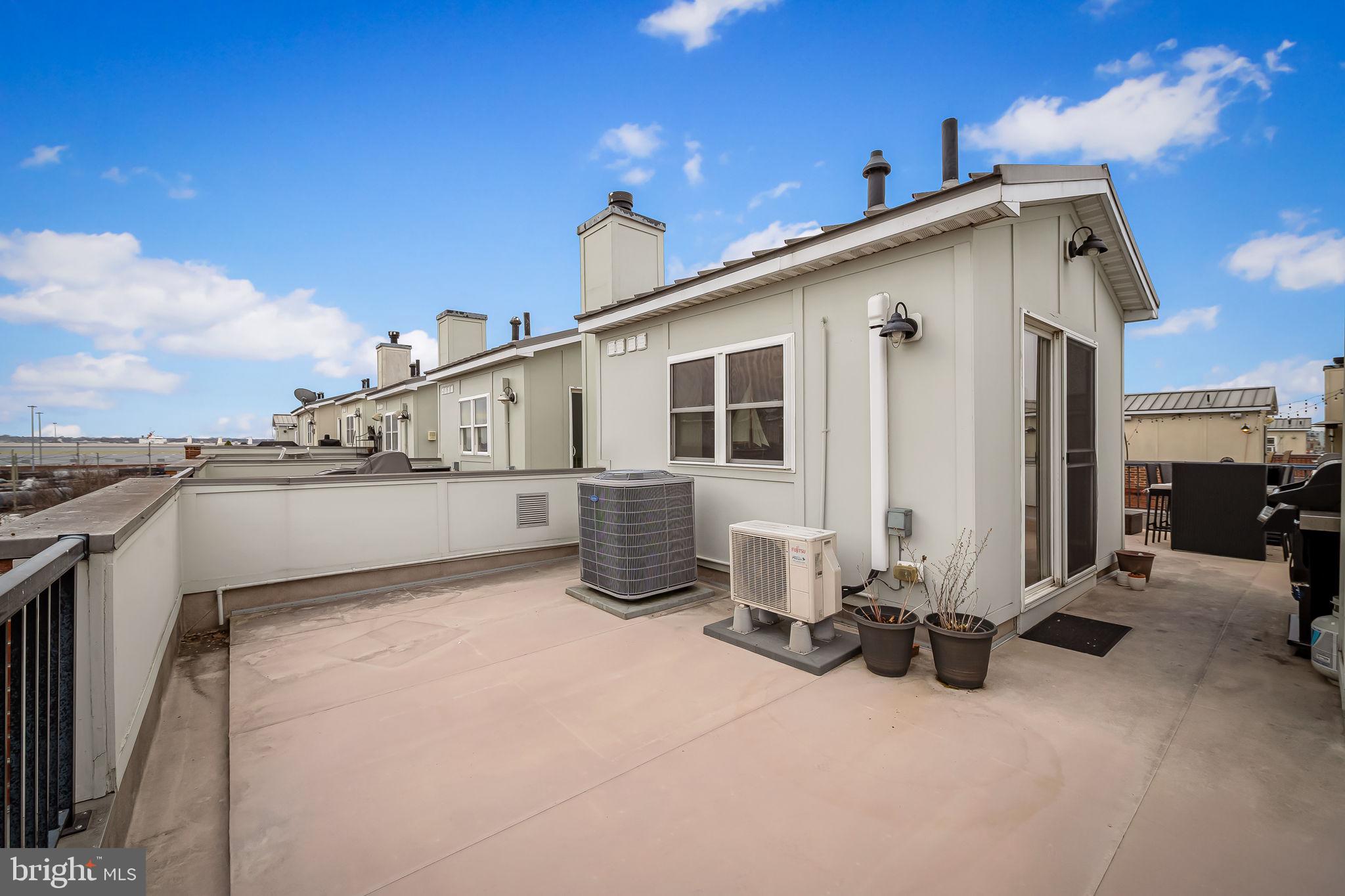 MCHENRY POINTE - Residential