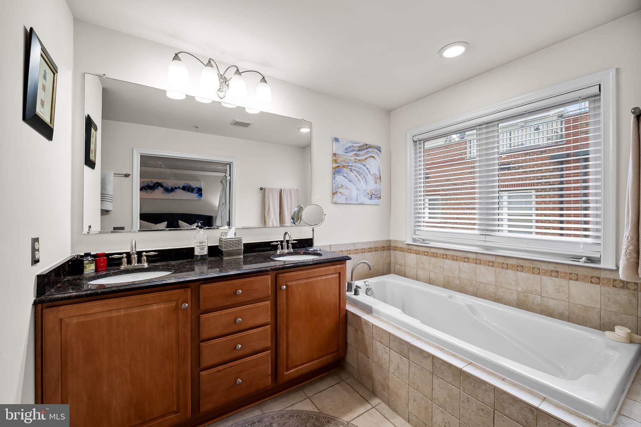 MCHENRY POINTE - Residential