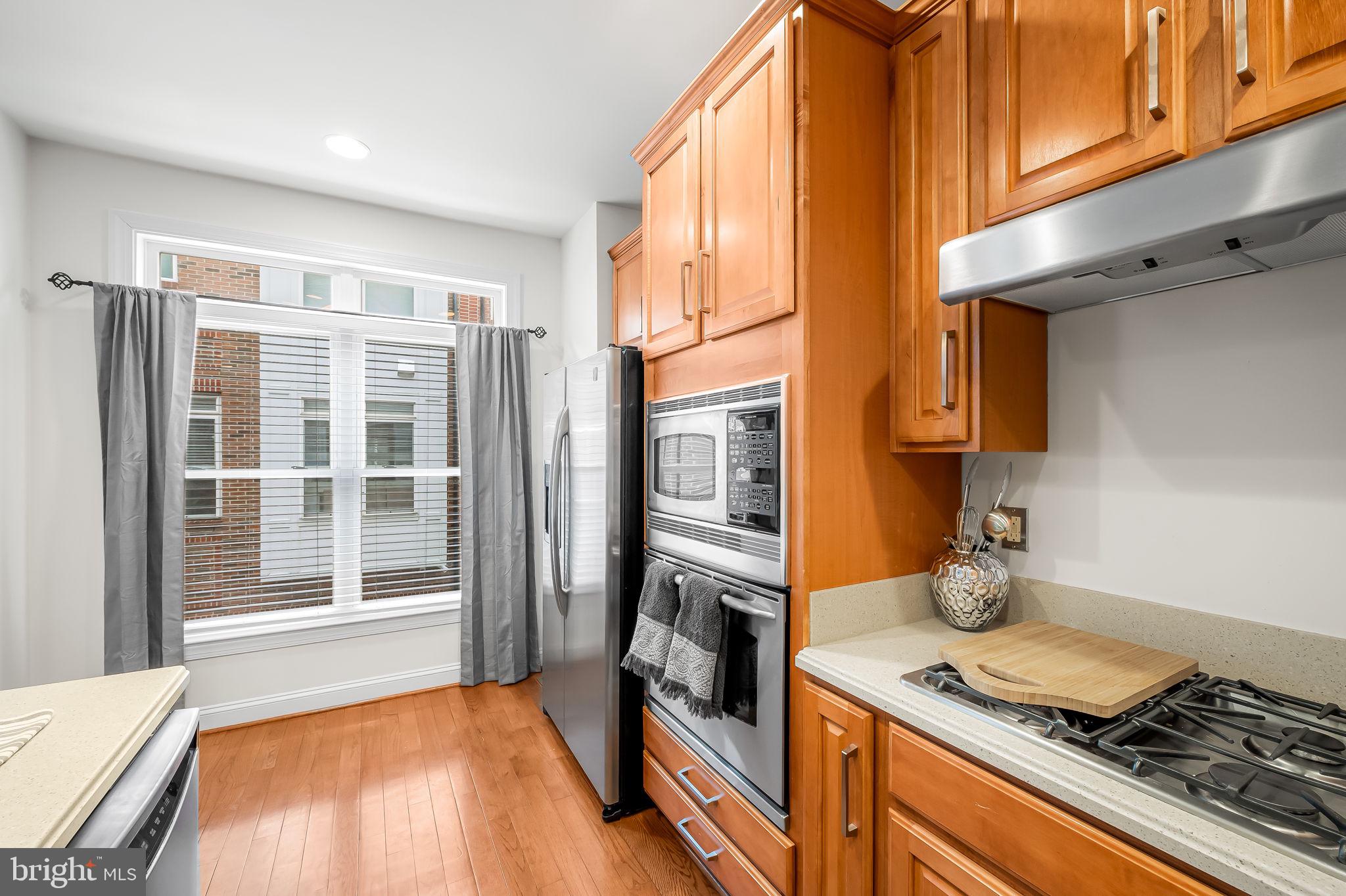 MCHENRY POINTE - Residential