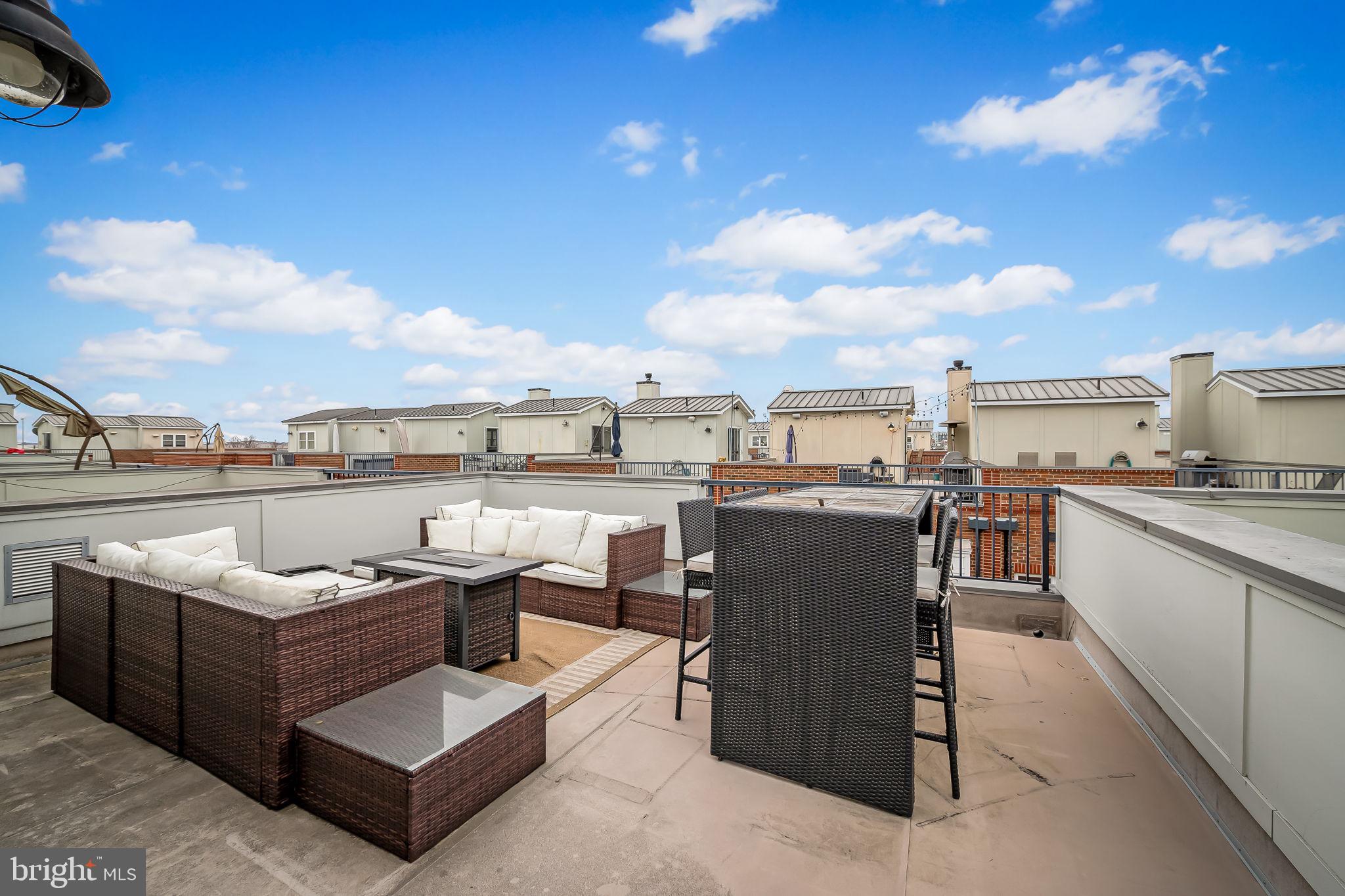 MCHENRY POINTE - Residential