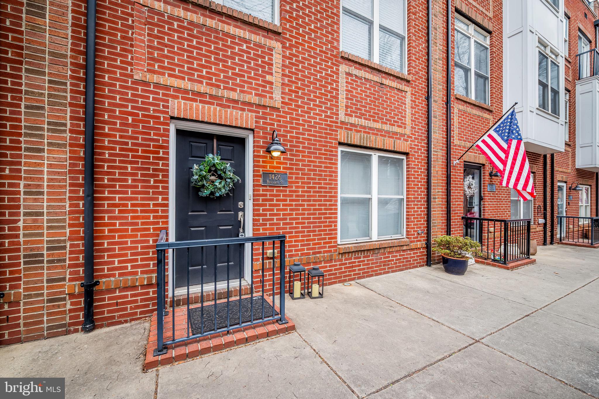 MCHENRY POINTE - Residential