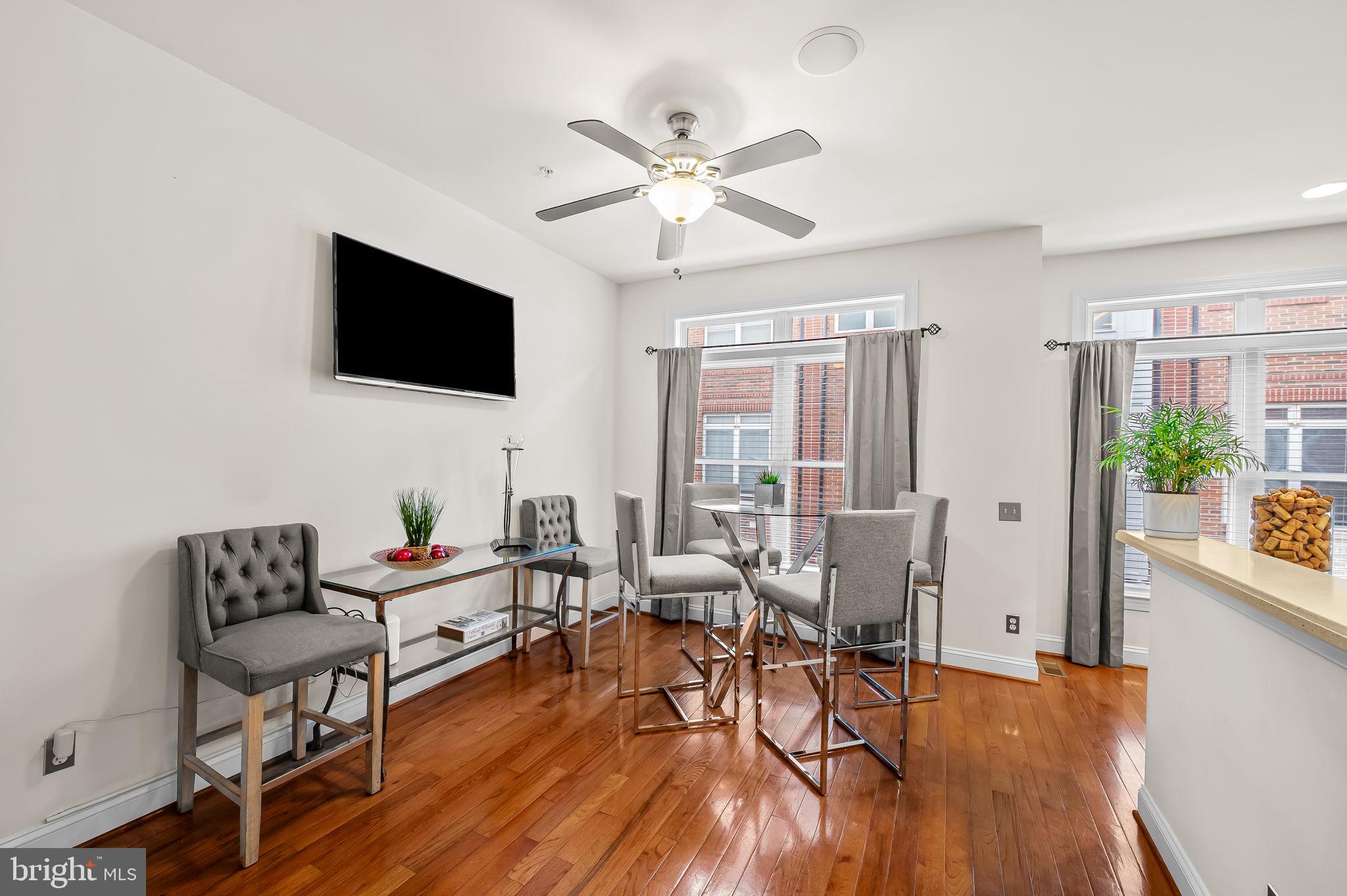 MCHENRY POINTE - Residential