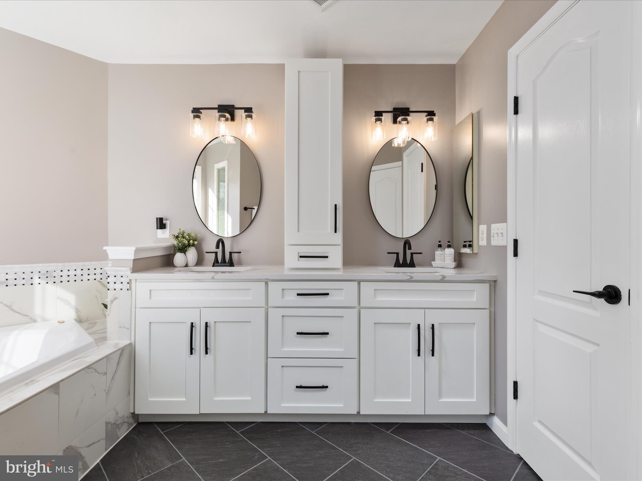 BROADLANDS - Residential