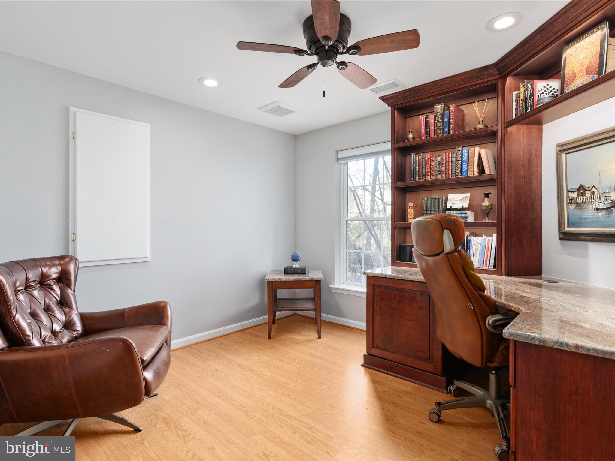 BROADLANDS - Residential