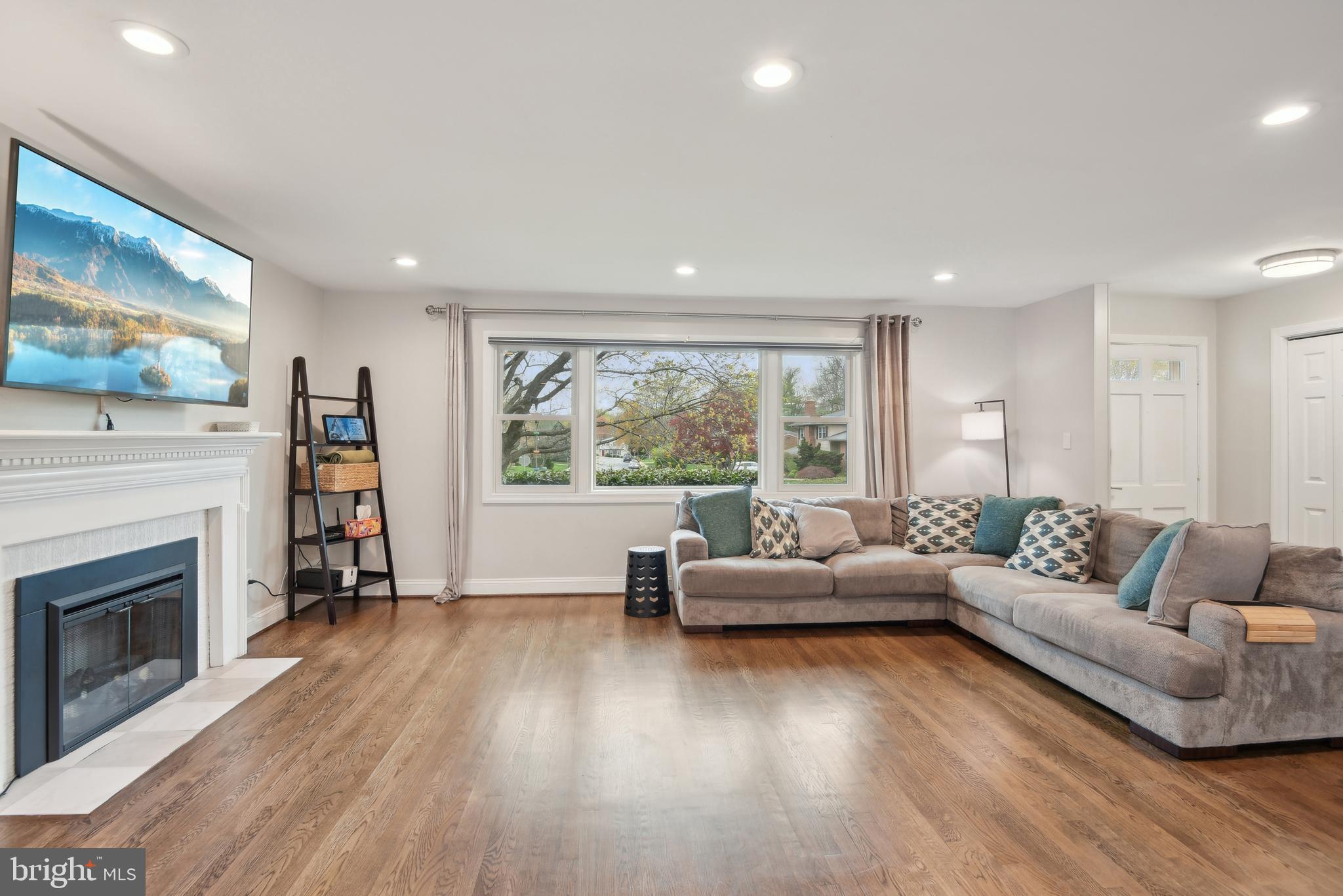 WESTWOOD MANOR - Residential