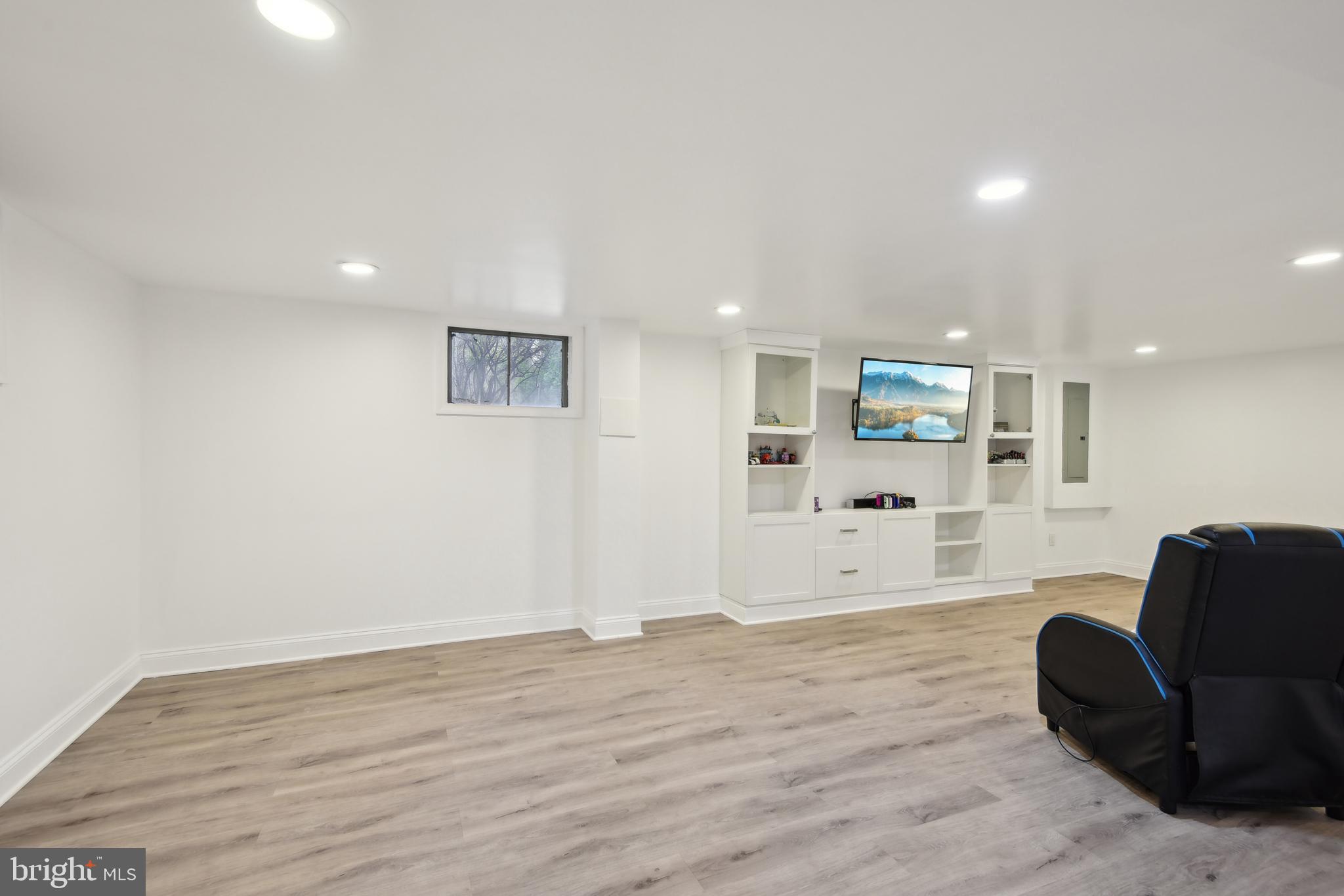 WESTWOOD MANOR - Residential