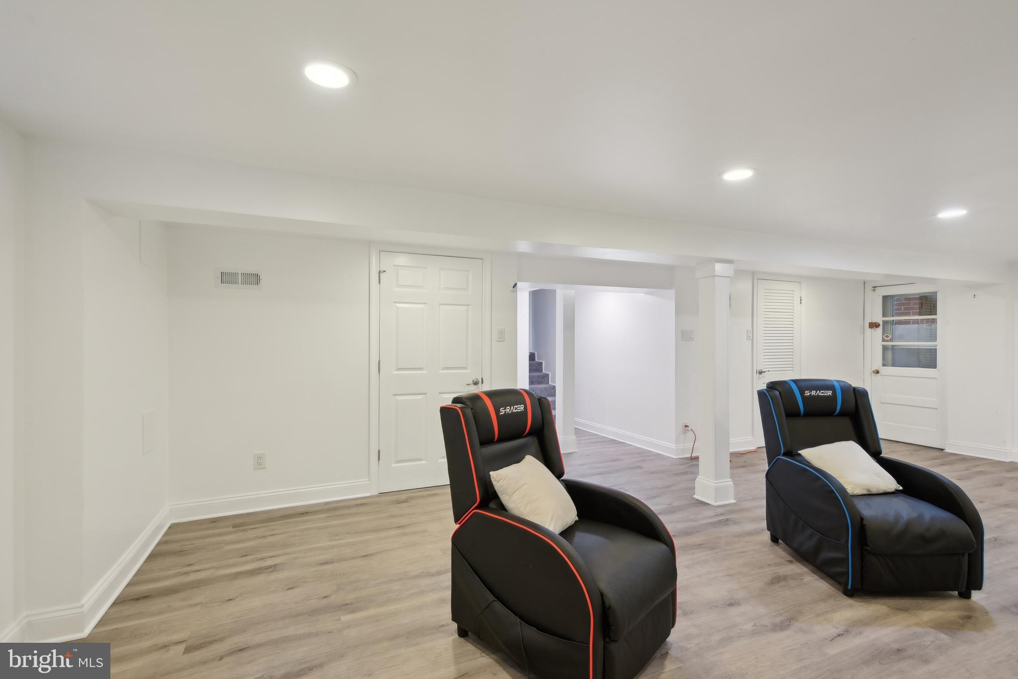 WESTWOOD MANOR - Residential