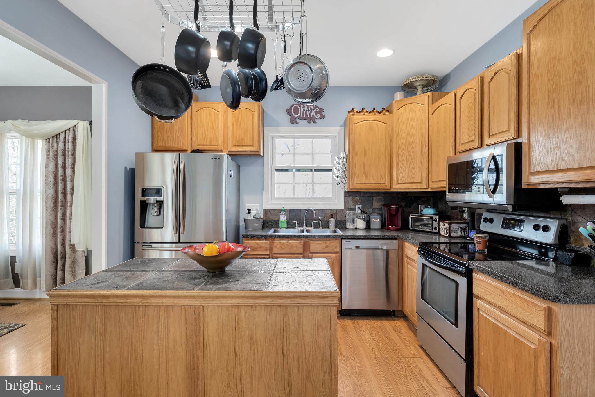 RIVER VIEW PARK - Residential