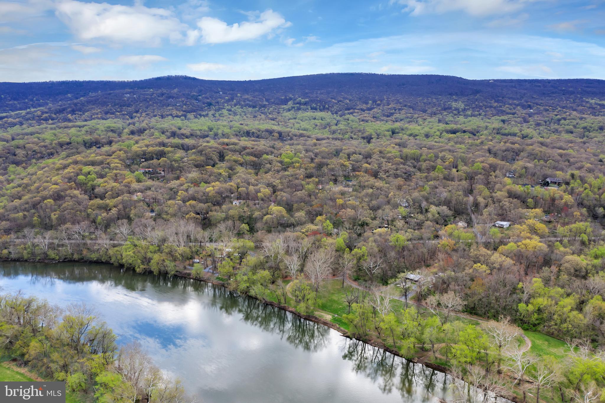 RIVER VIEW PARK - Residential