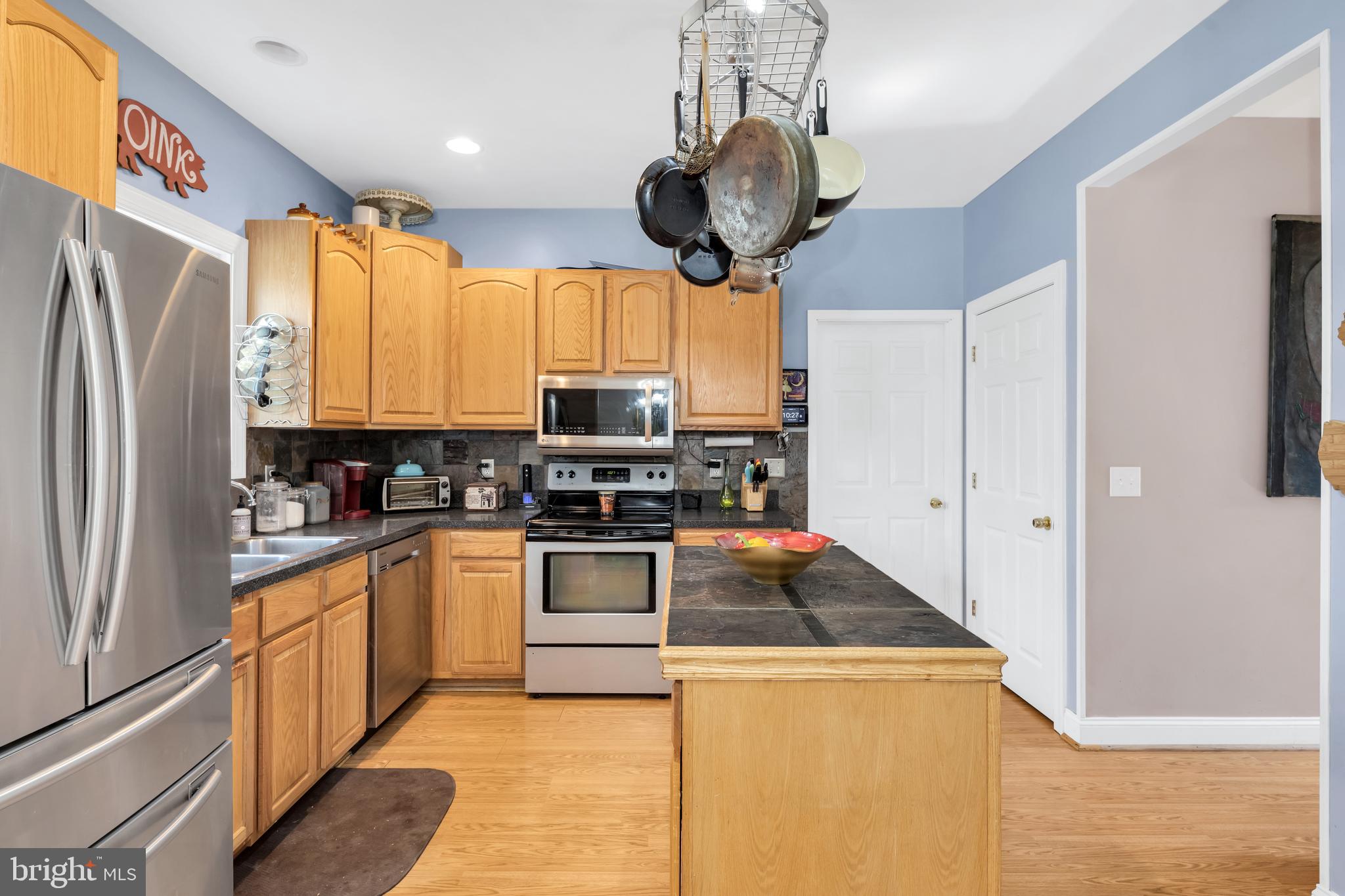 RIVER VIEW PARK - Residential