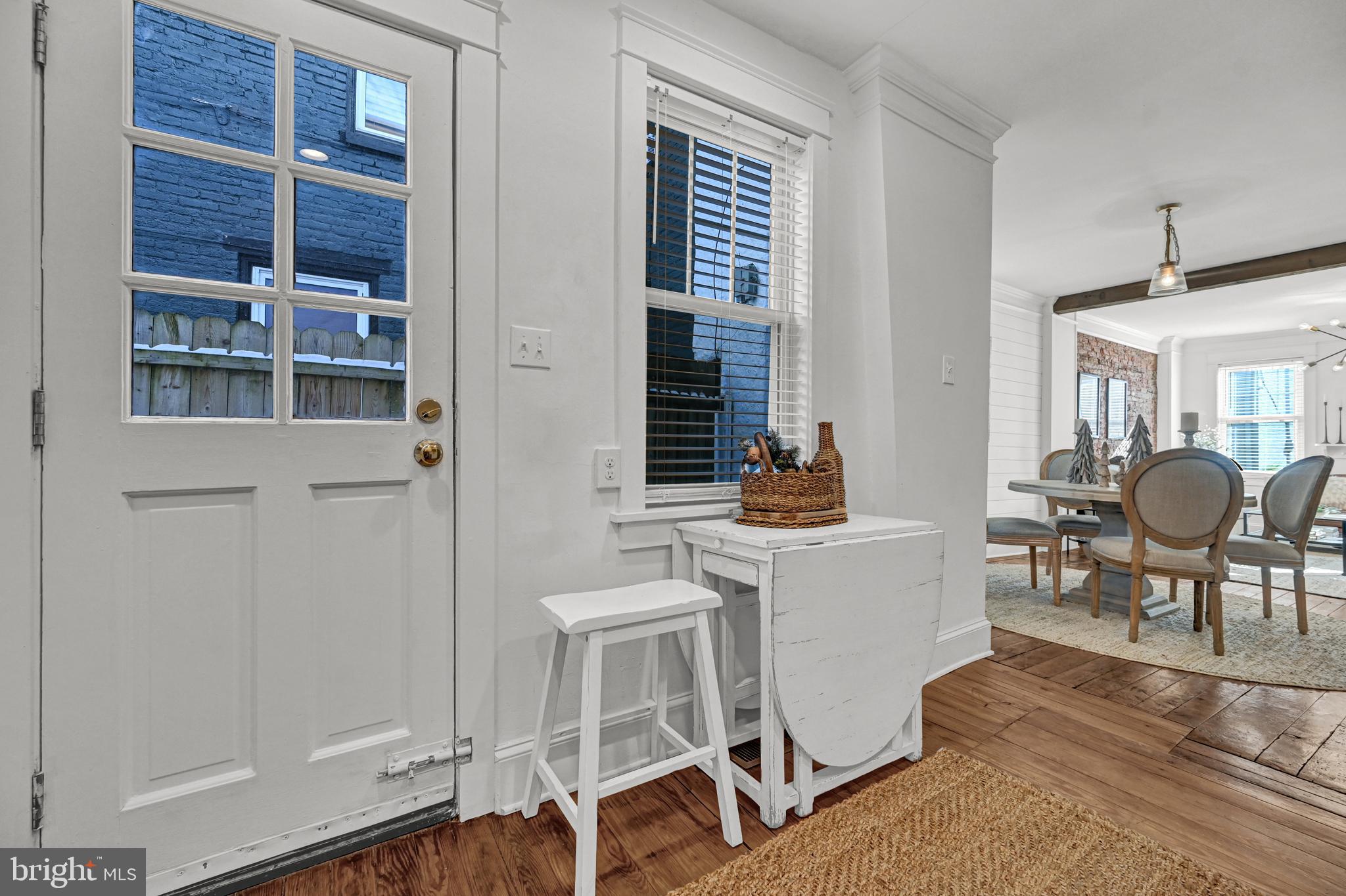 CHESTNUT HILL - Residential