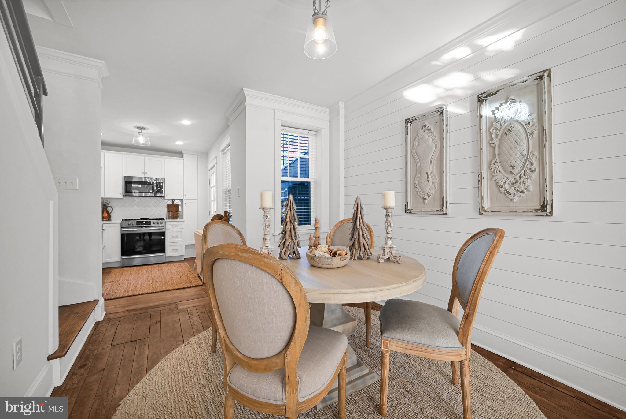 CHESTNUT HILL - Residential