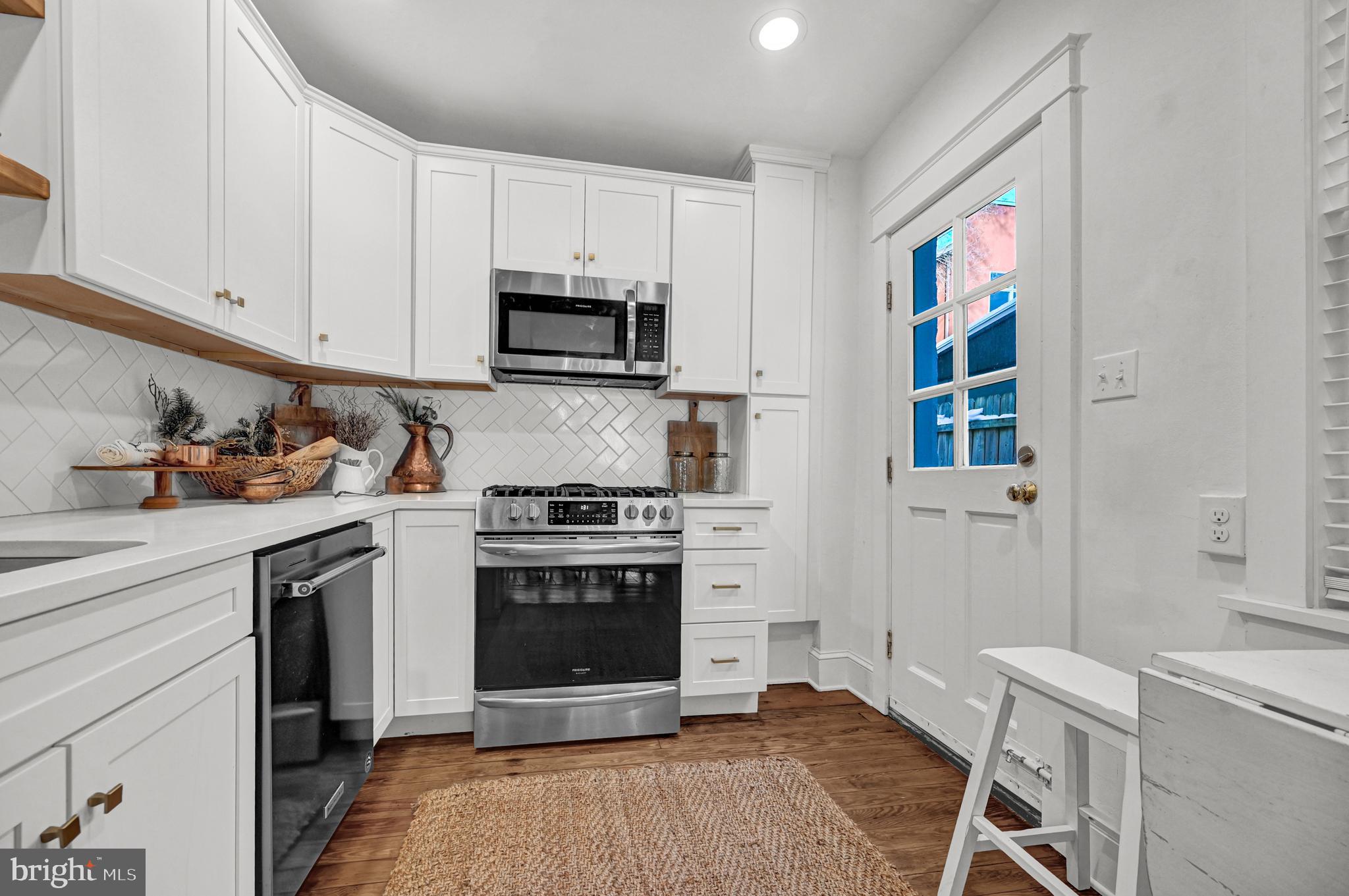 CHESTNUT HILL - Residential
