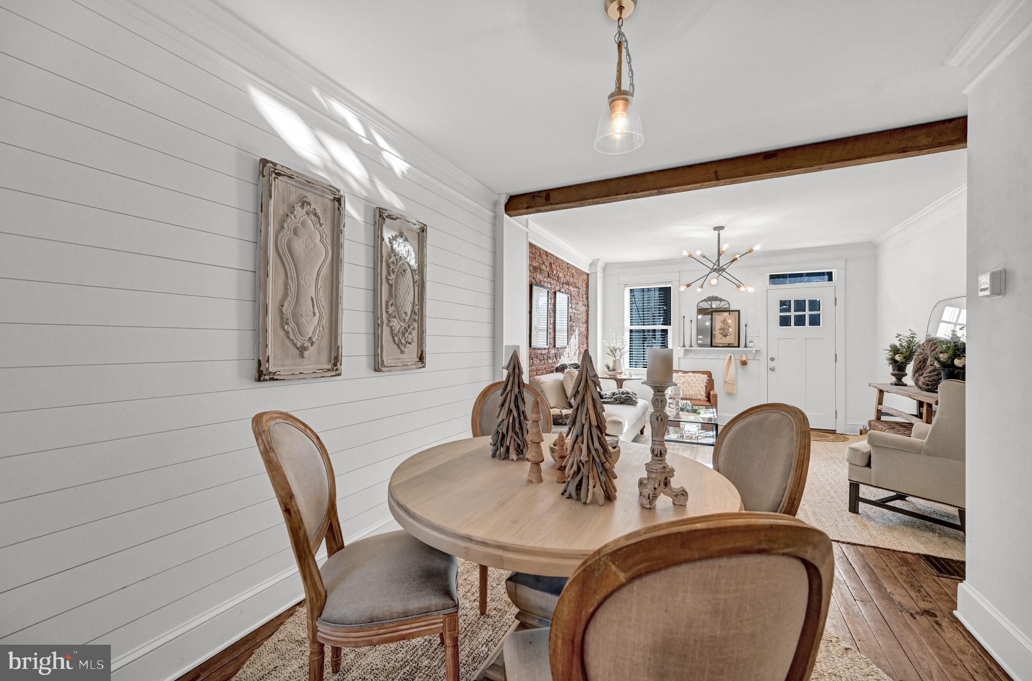 CHESTNUT HILL - Residential