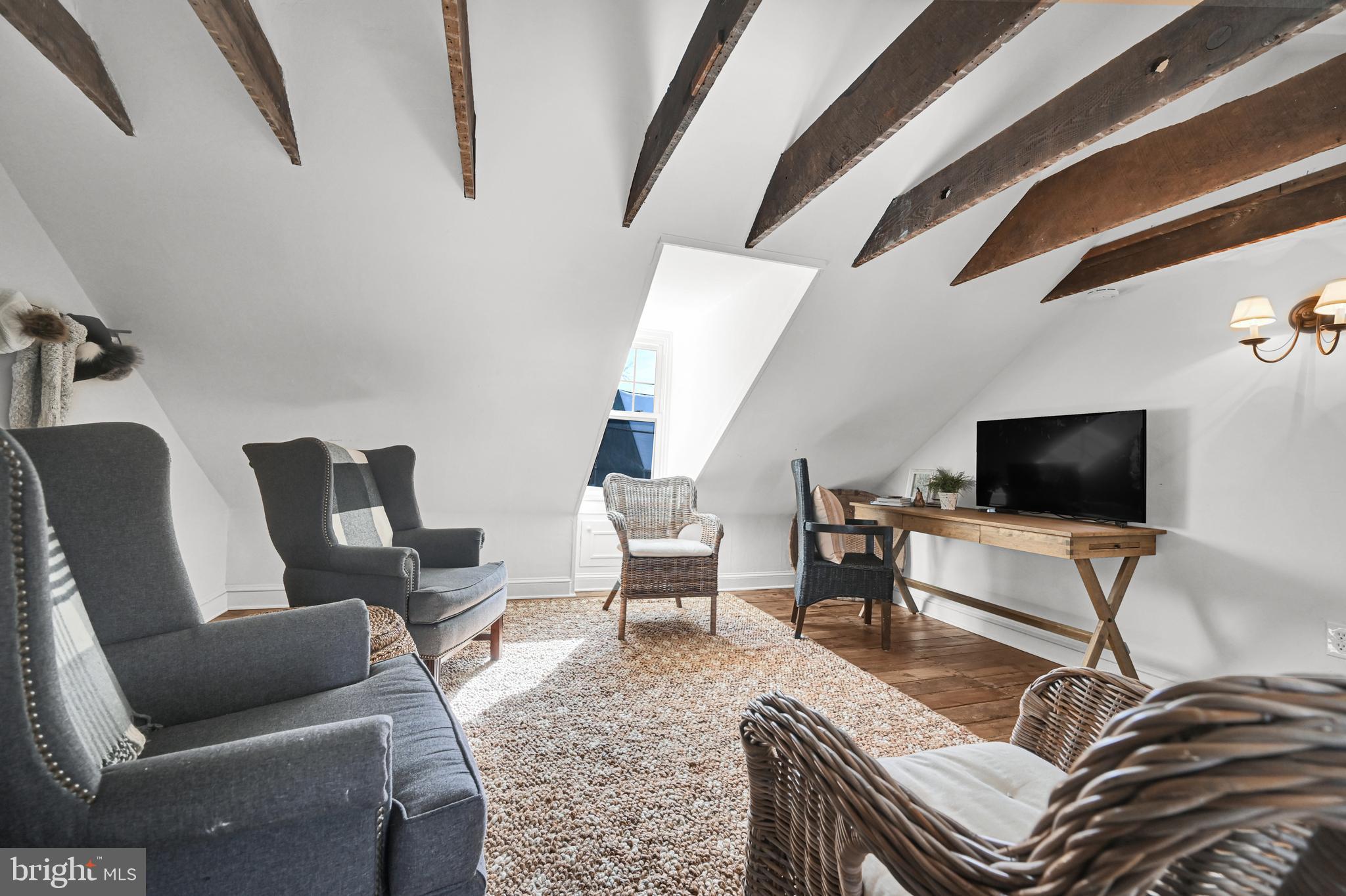 CHESTNUT HILL - Residential