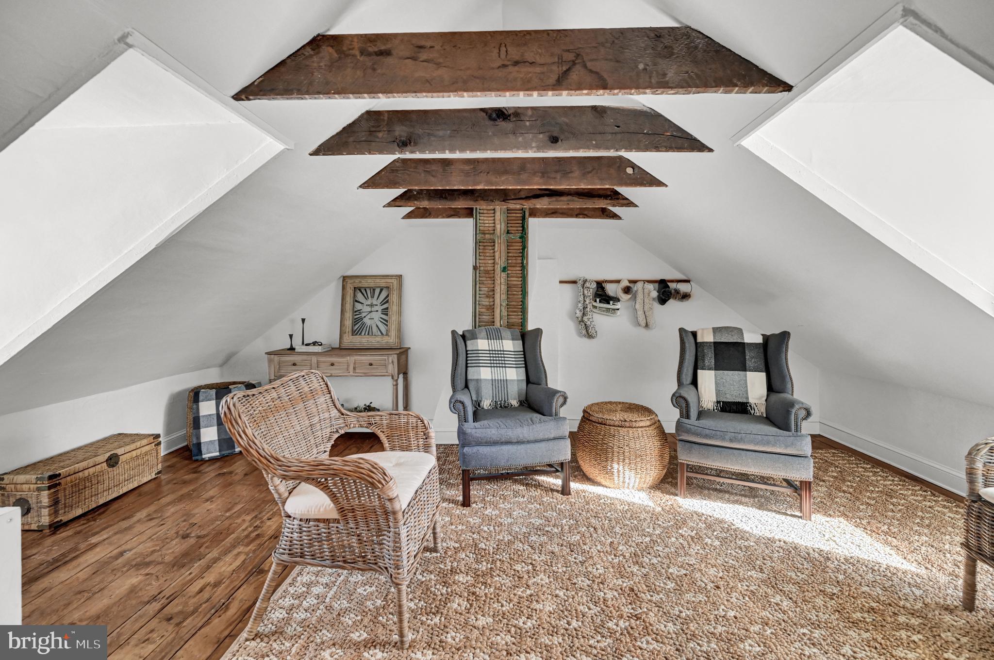 CHESTNUT HILL - Residential