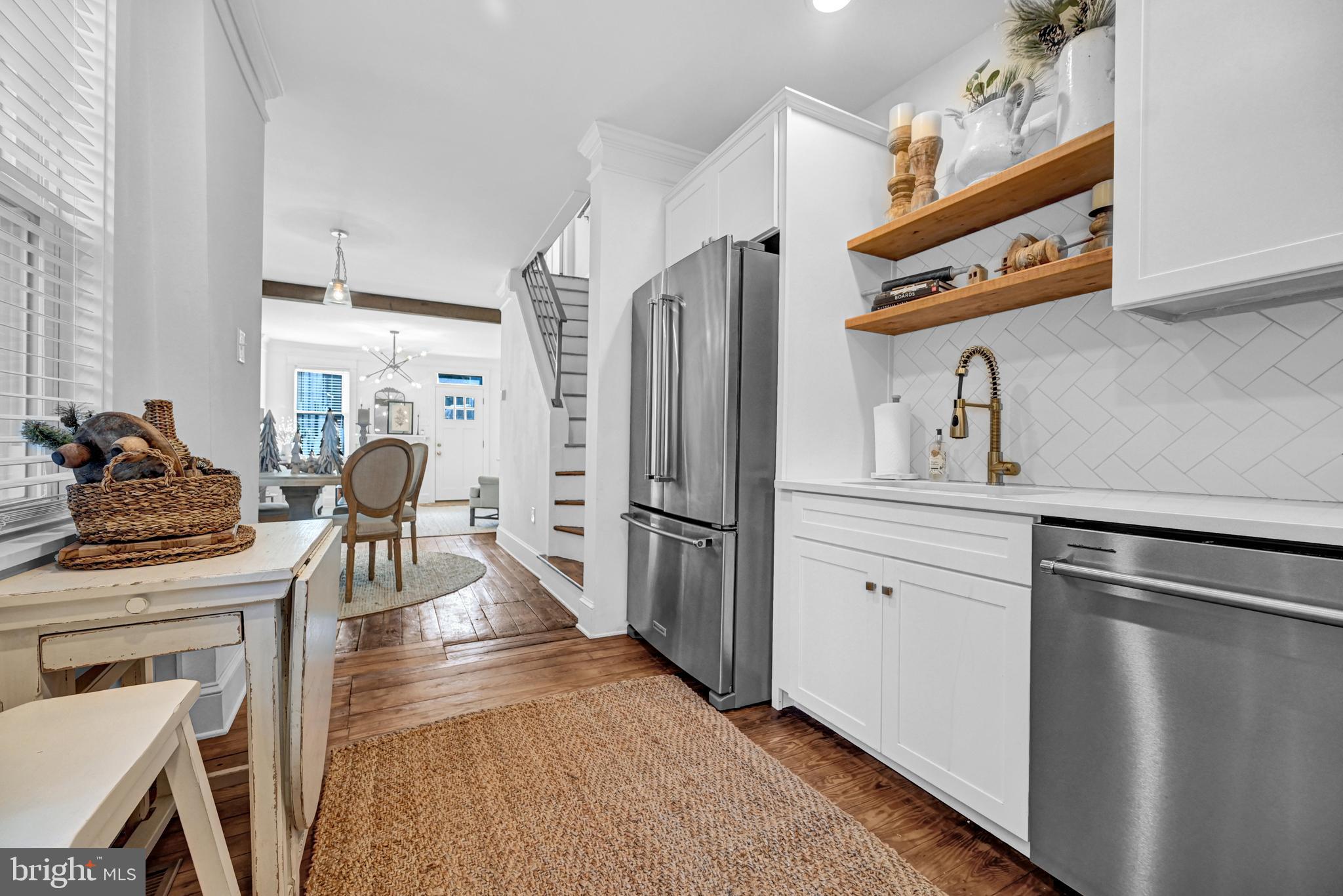 CHESTNUT HILL - Residential