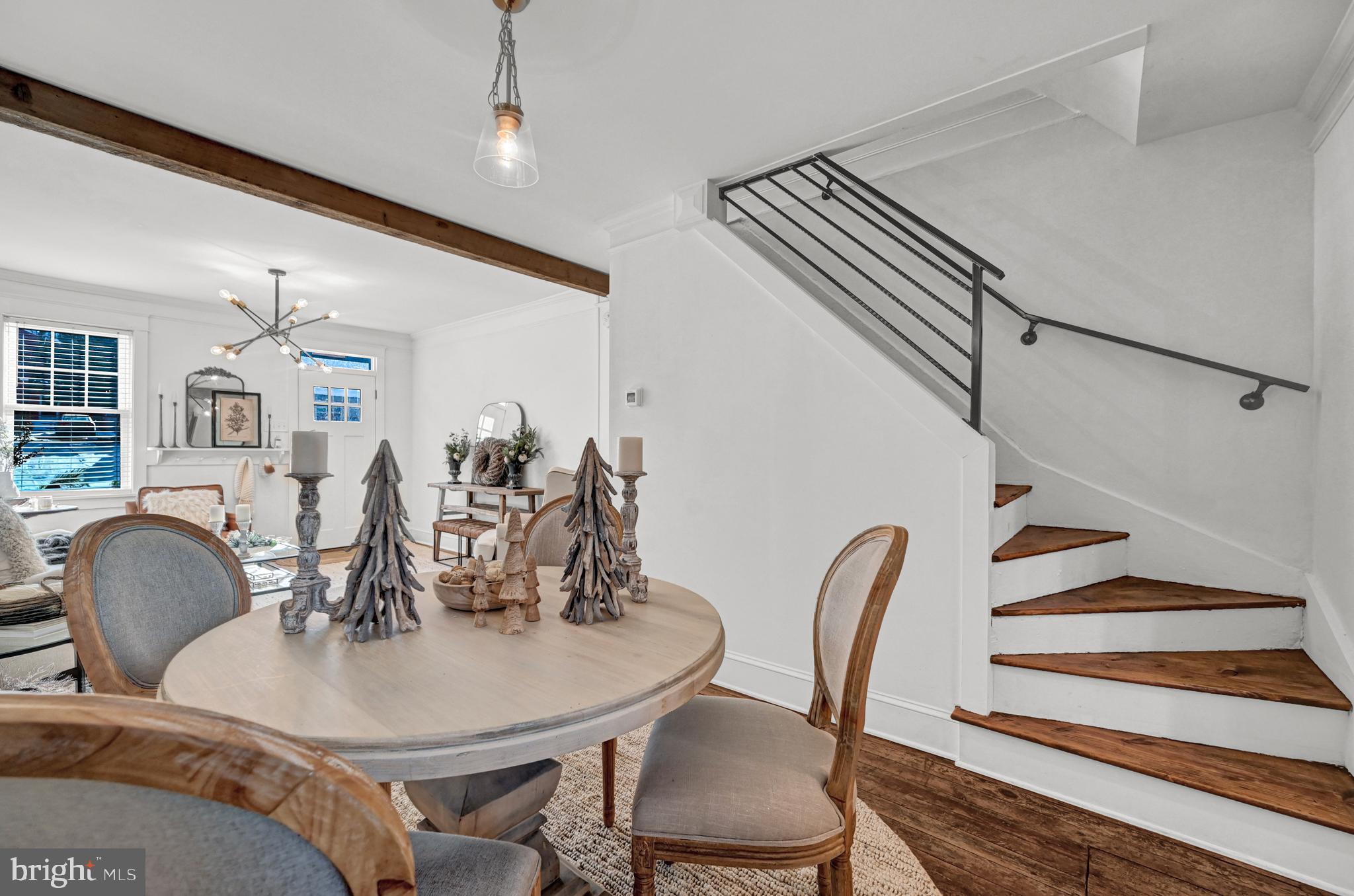 CHESTNUT HILL - Residential