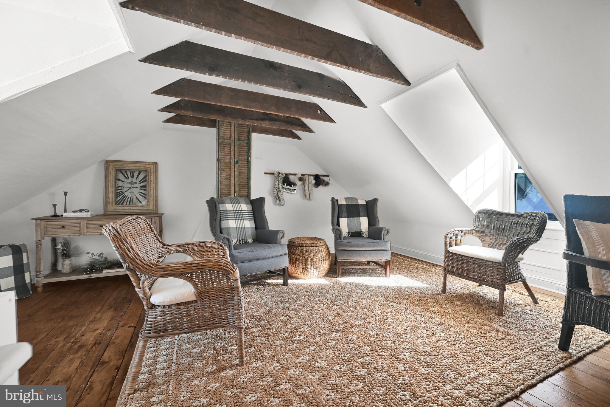 CHESTNUT HILL - Residential