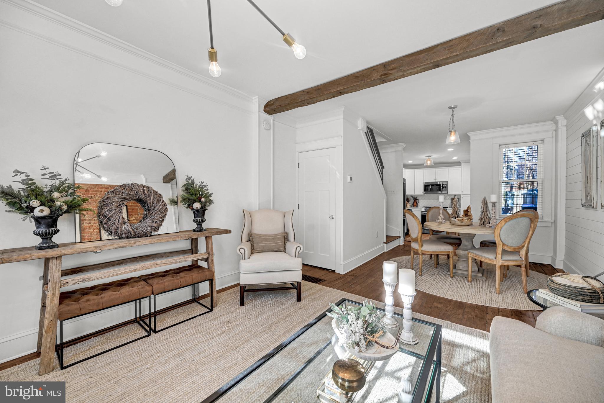 CHESTNUT HILL - Residential