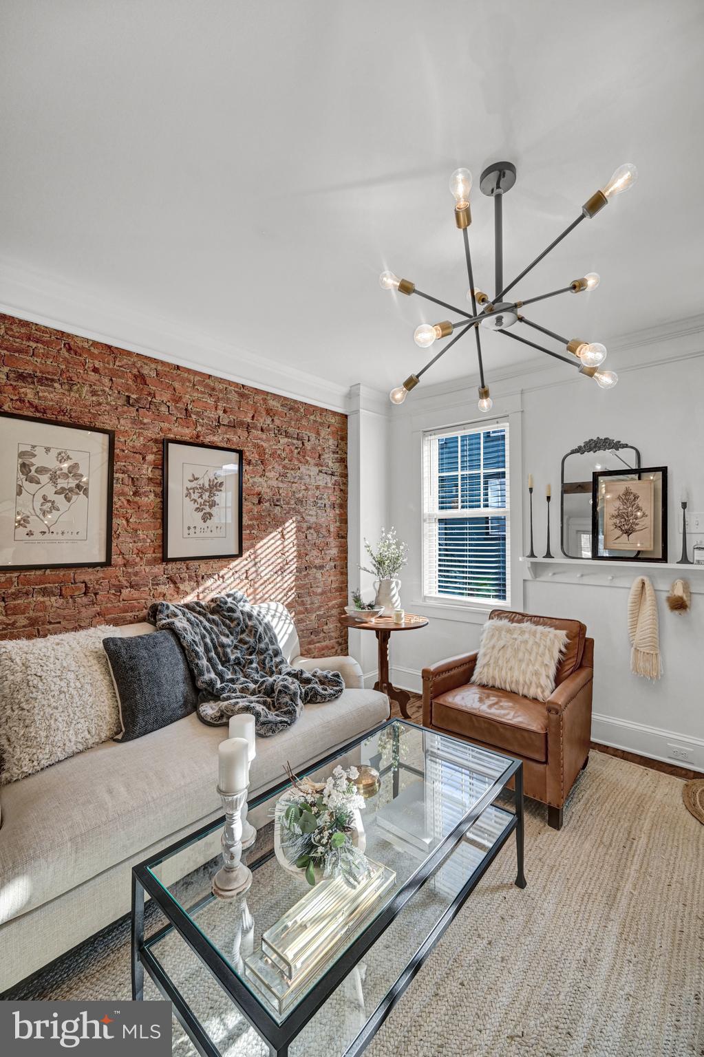 CHESTNUT HILL - Residential