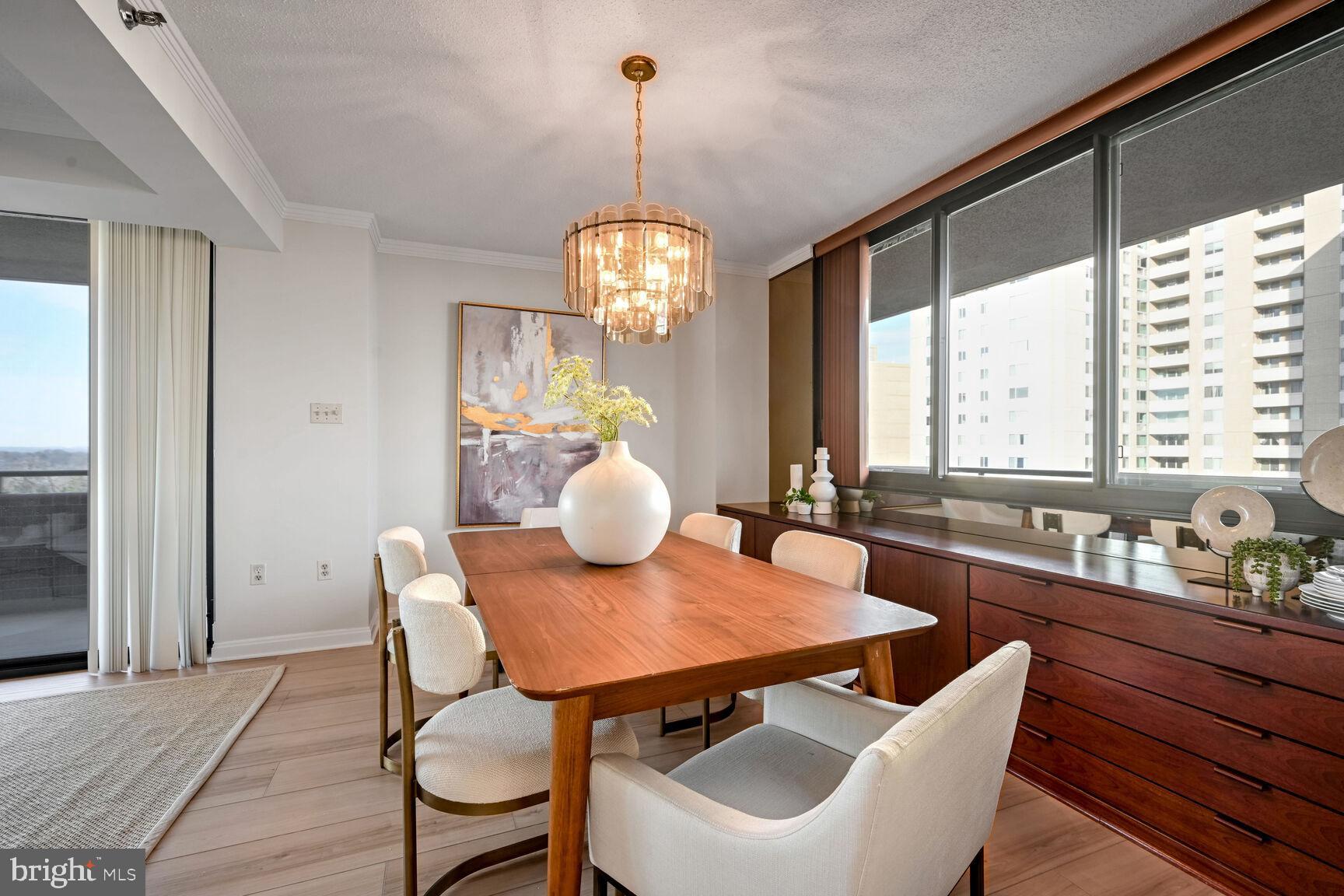 THE CARLETON OF CHEVY CHASE - Residential