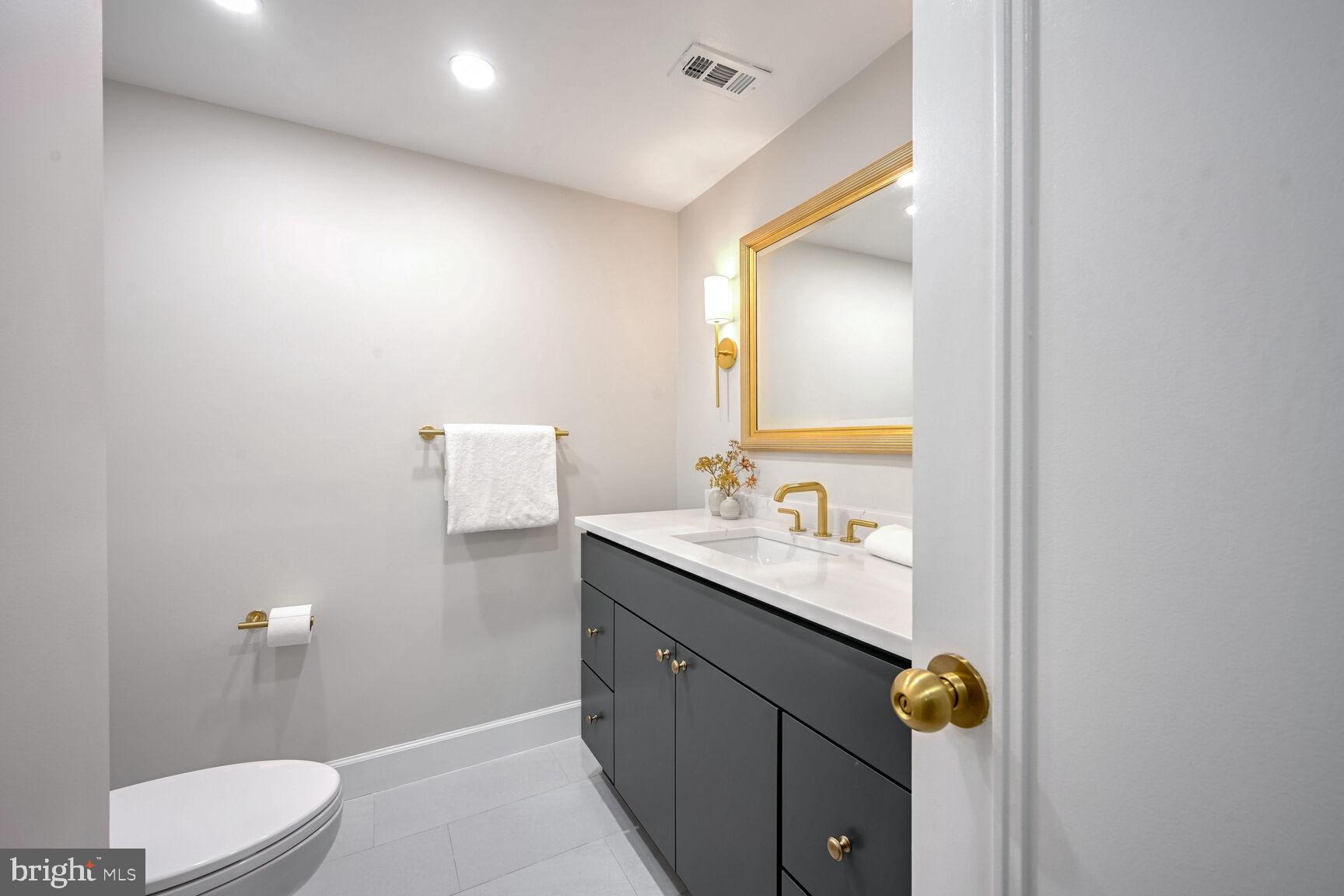 THE CARLETON OF CHEVY CHASE - Residential