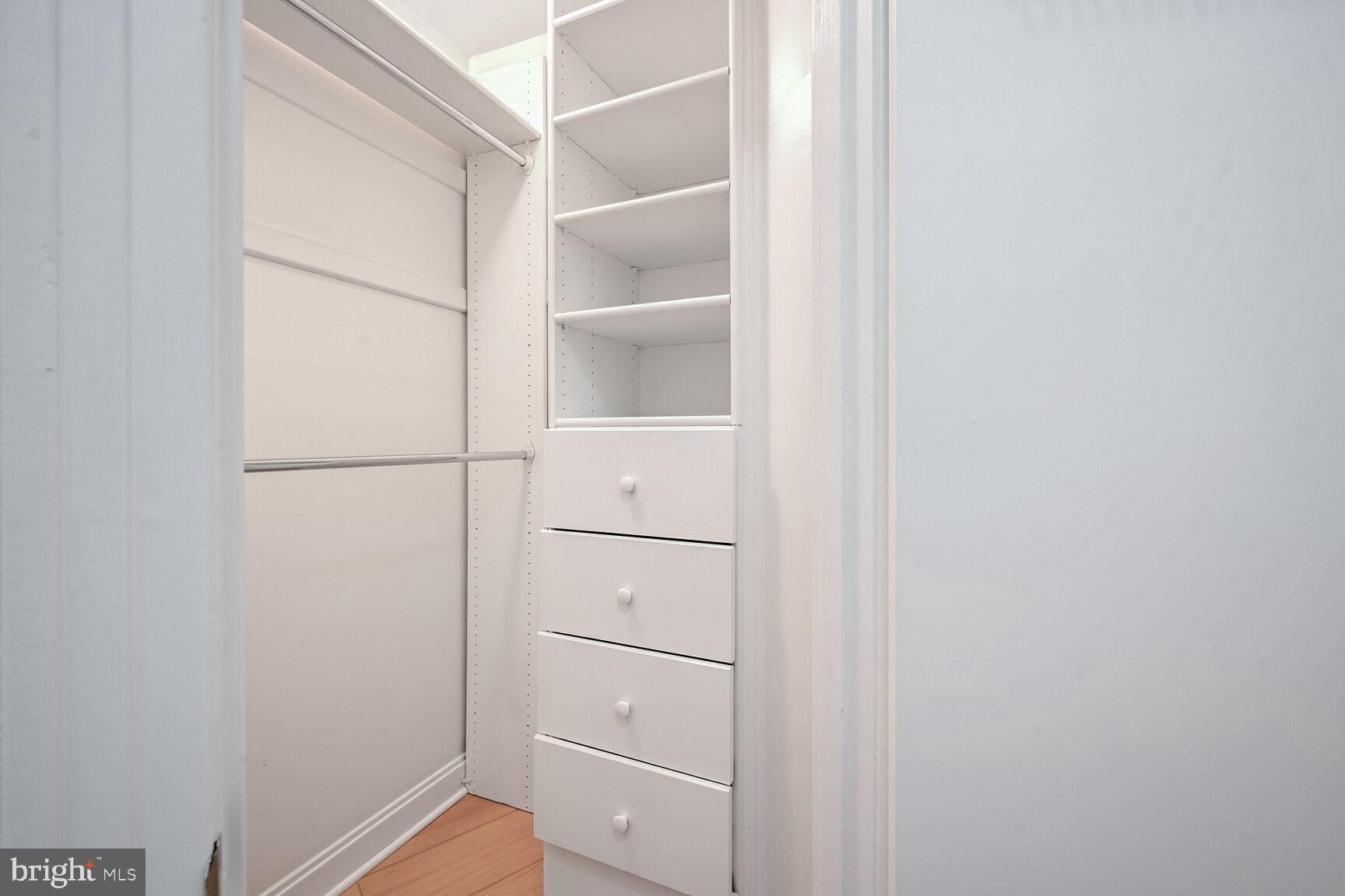 THE CARLETON OF CHEVY CHASE - Residential