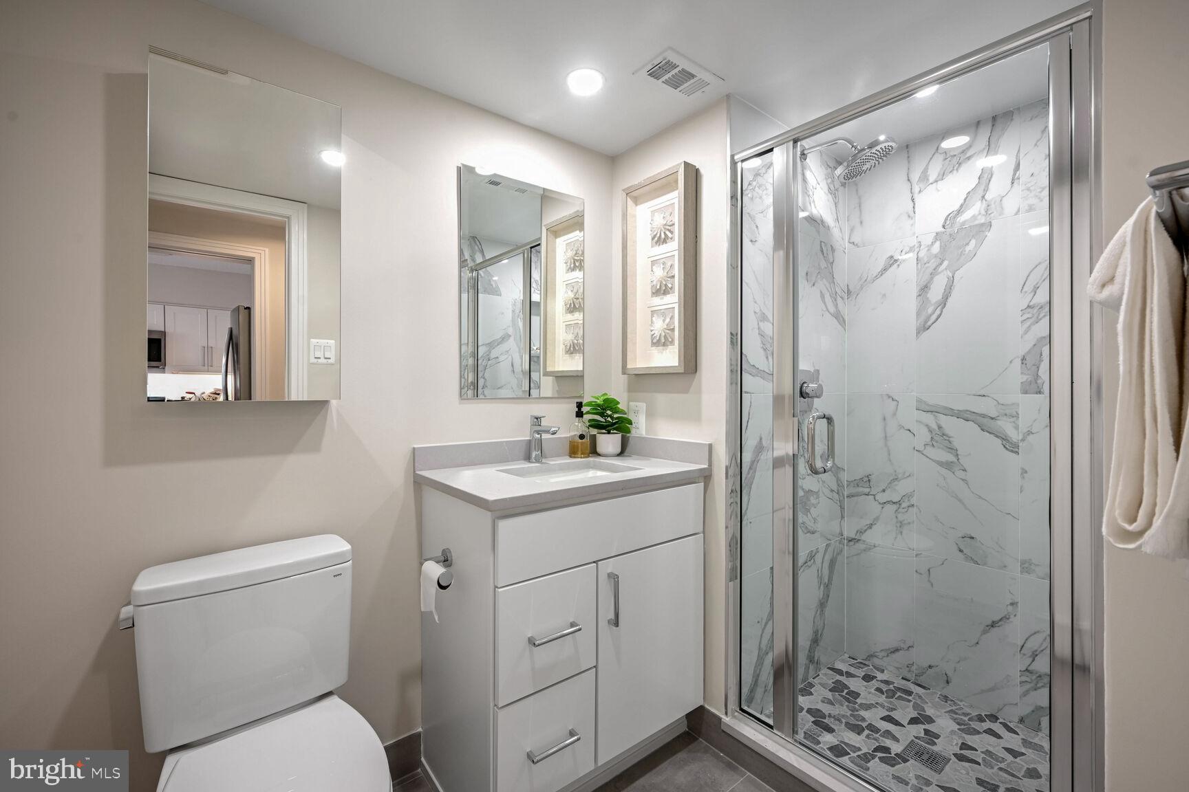 THE CARLETON OF CHEVY CHASE - Residential