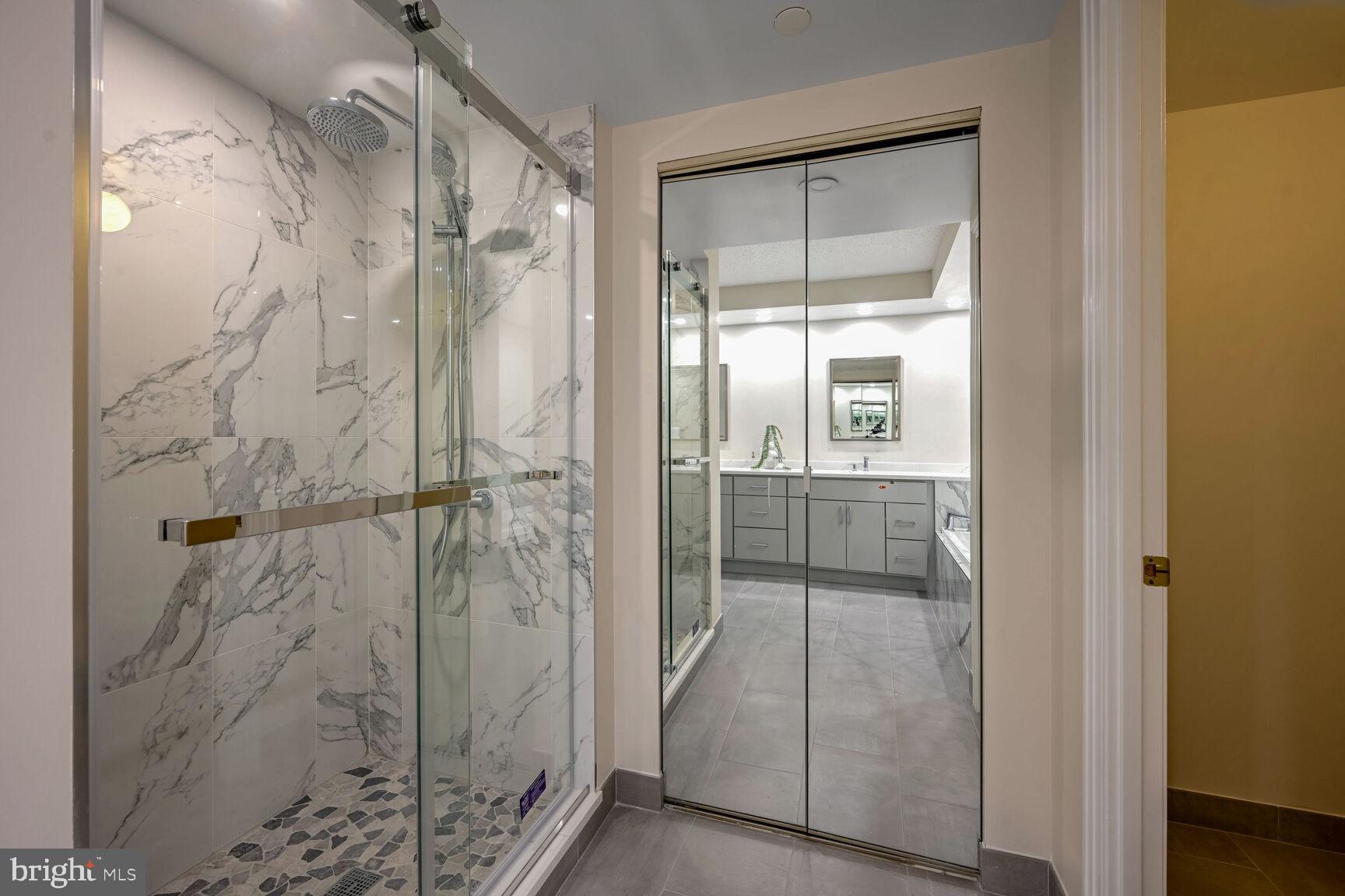 THE CARLETON OF CHEVY CHASE - Residential